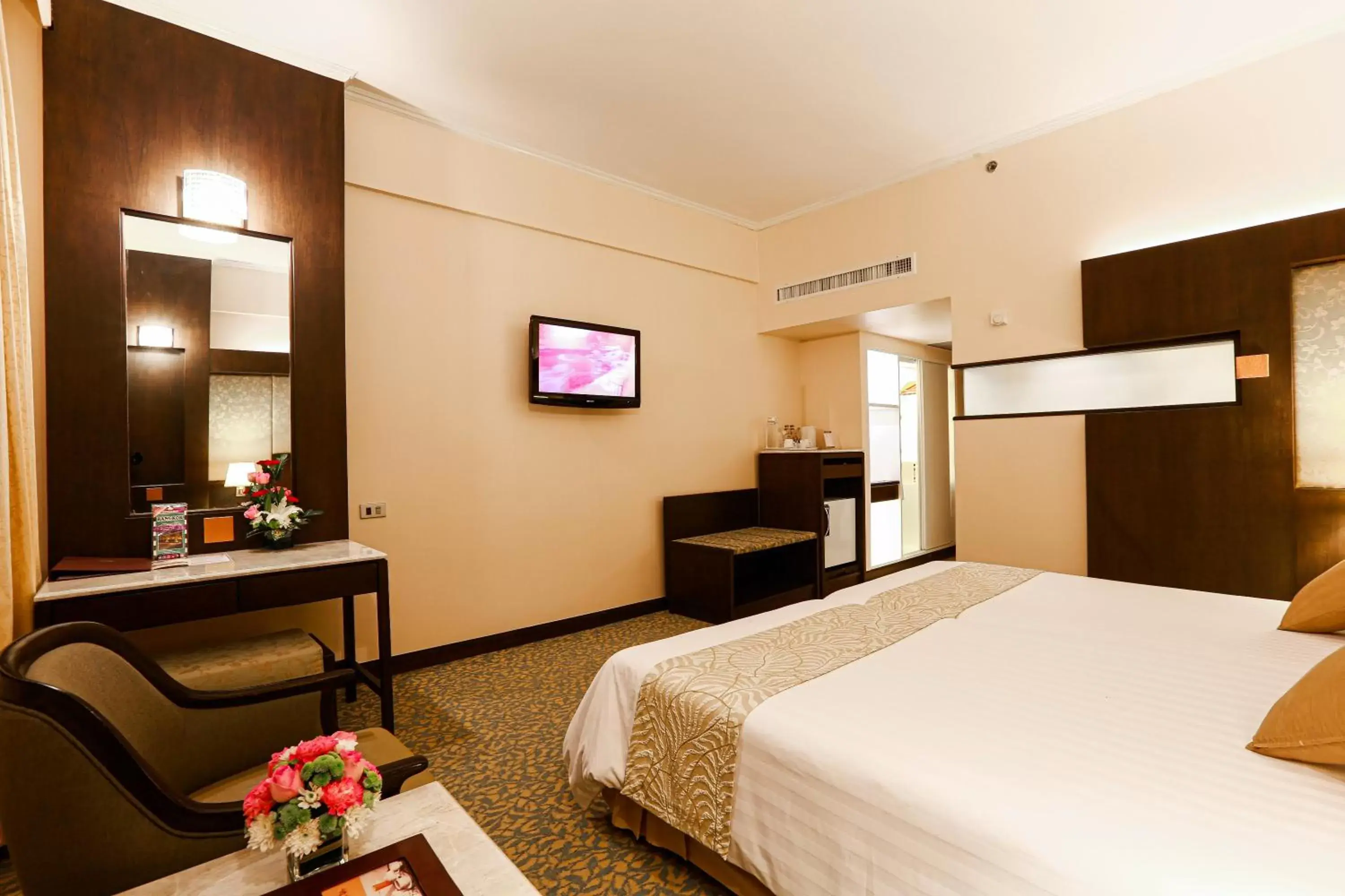 Bedroom in Asia Hotel Bangkok