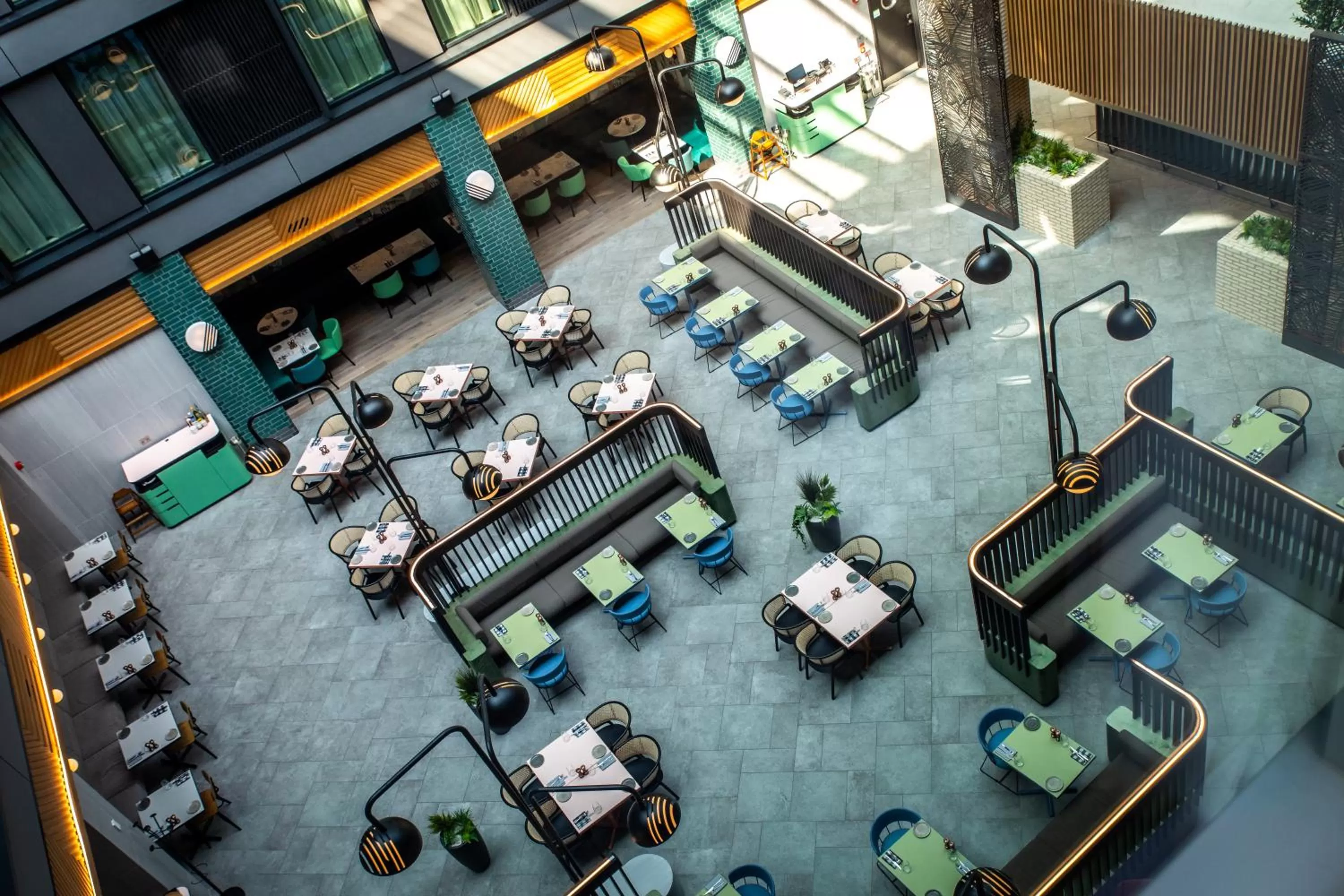 Restaurant/places to eat in Holiday Inn London Heathrow - Bath Road by IHG