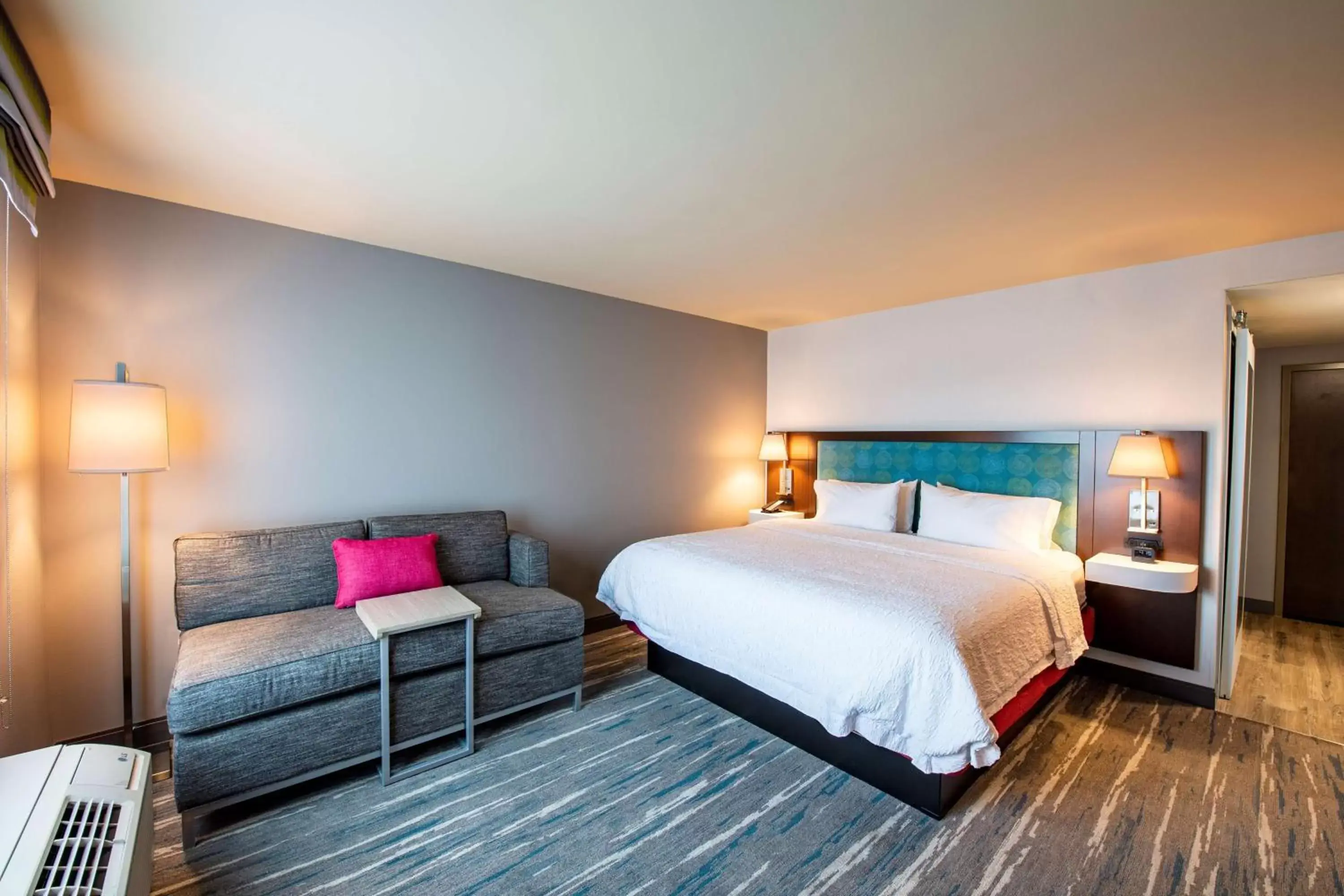 Living room, Bed in Hampton Inn & Suites Keller Town Center Living room, Bed in Hampton Inn & Suites Keller Town Center