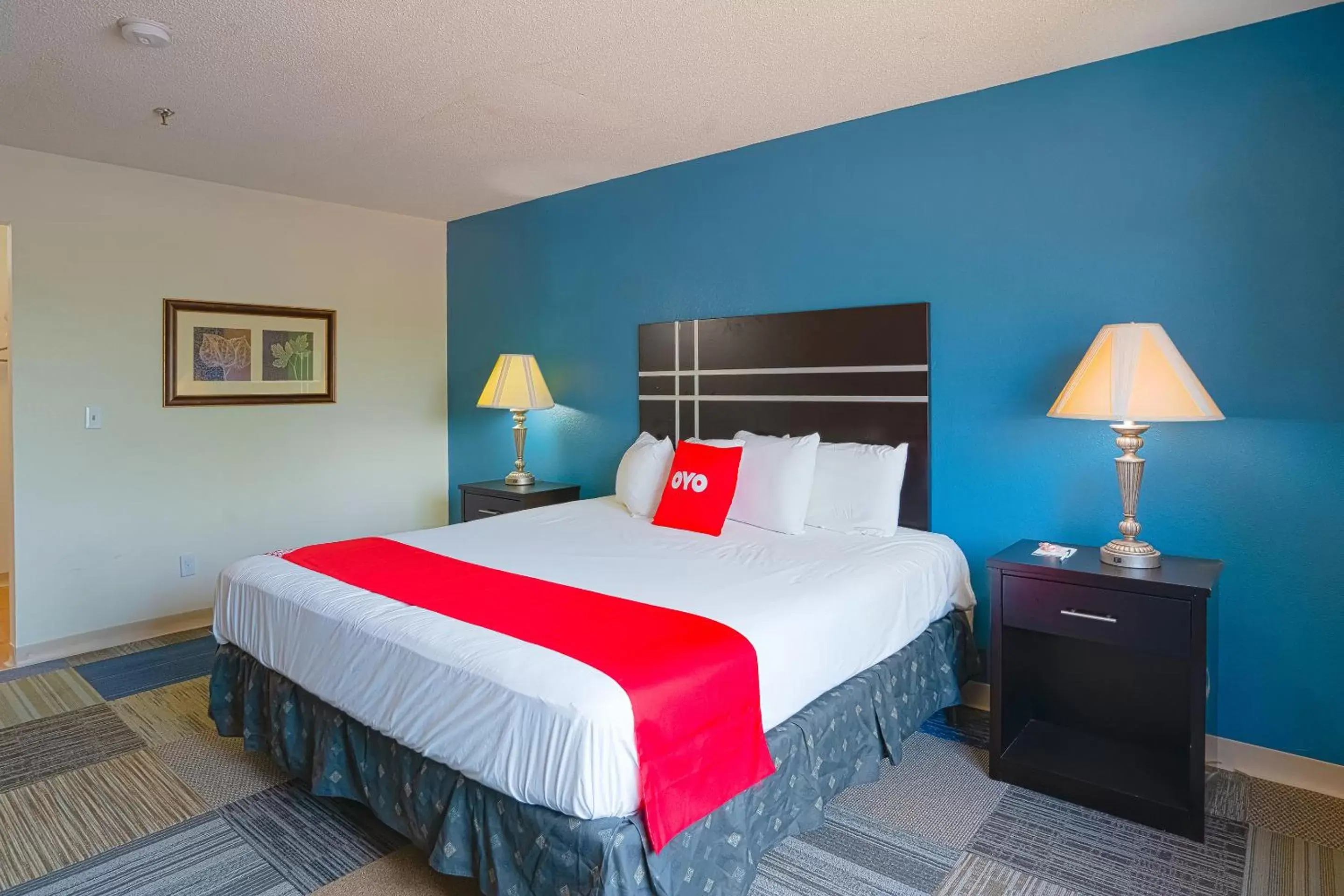 Bedroom, Bed in OYO Hotel Redwood Falls near Jackpot Casino