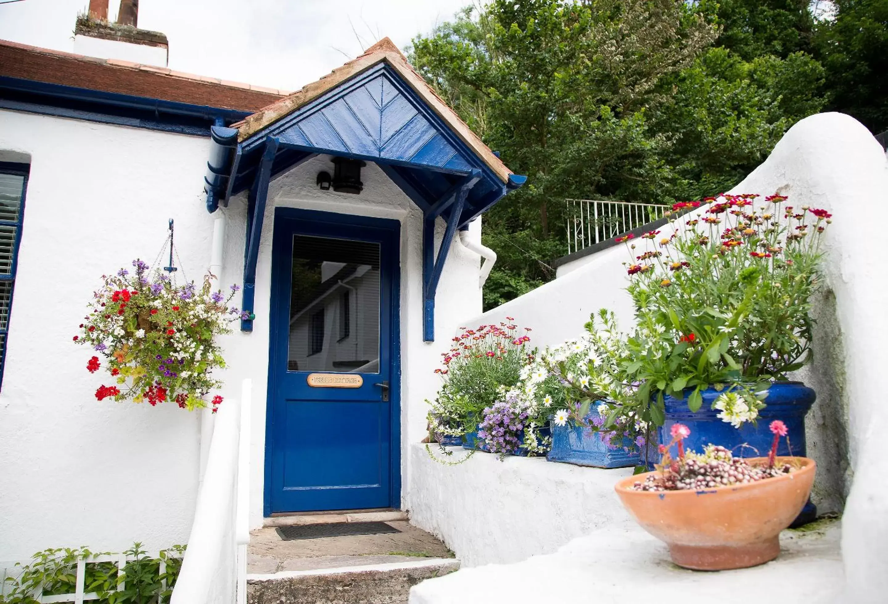 Facade/entrance, Property Building in Cary Arms & Spa