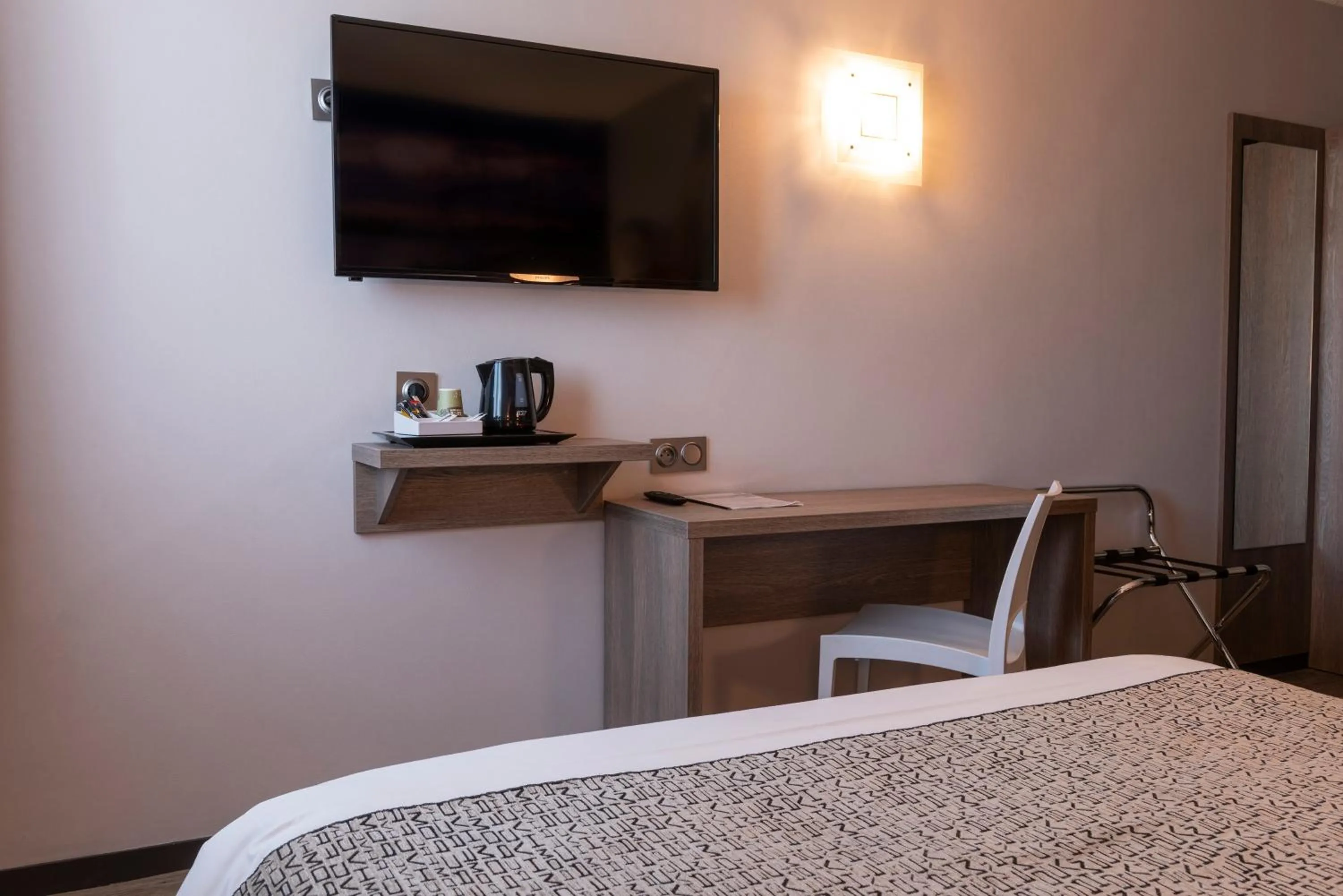 Bed in The Originals City, Hôtel La Terrasse, Tours Nord