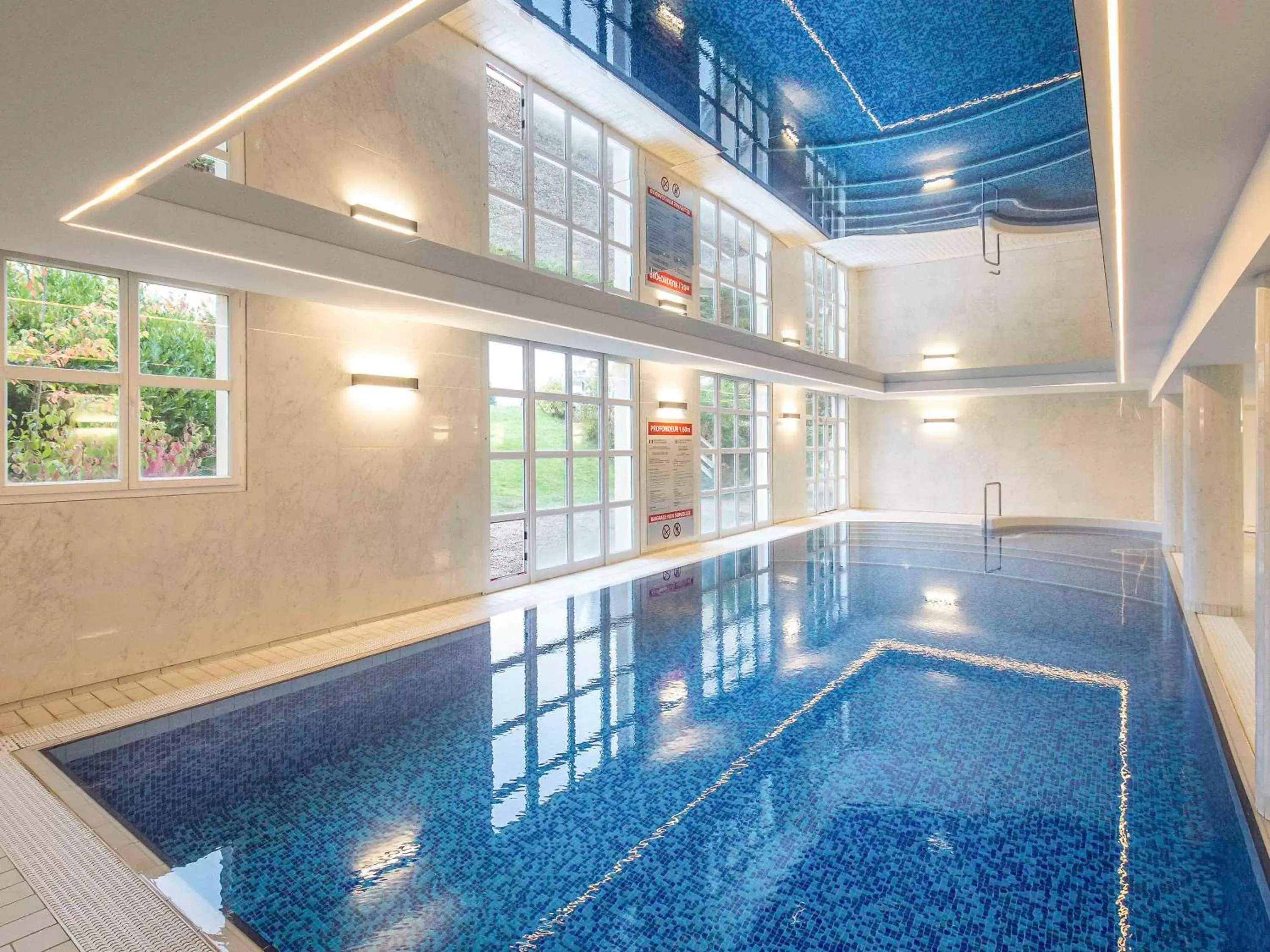 Fitness centre/facilities, Swimming Pool in Mercure Chantilly Resort & Conventions