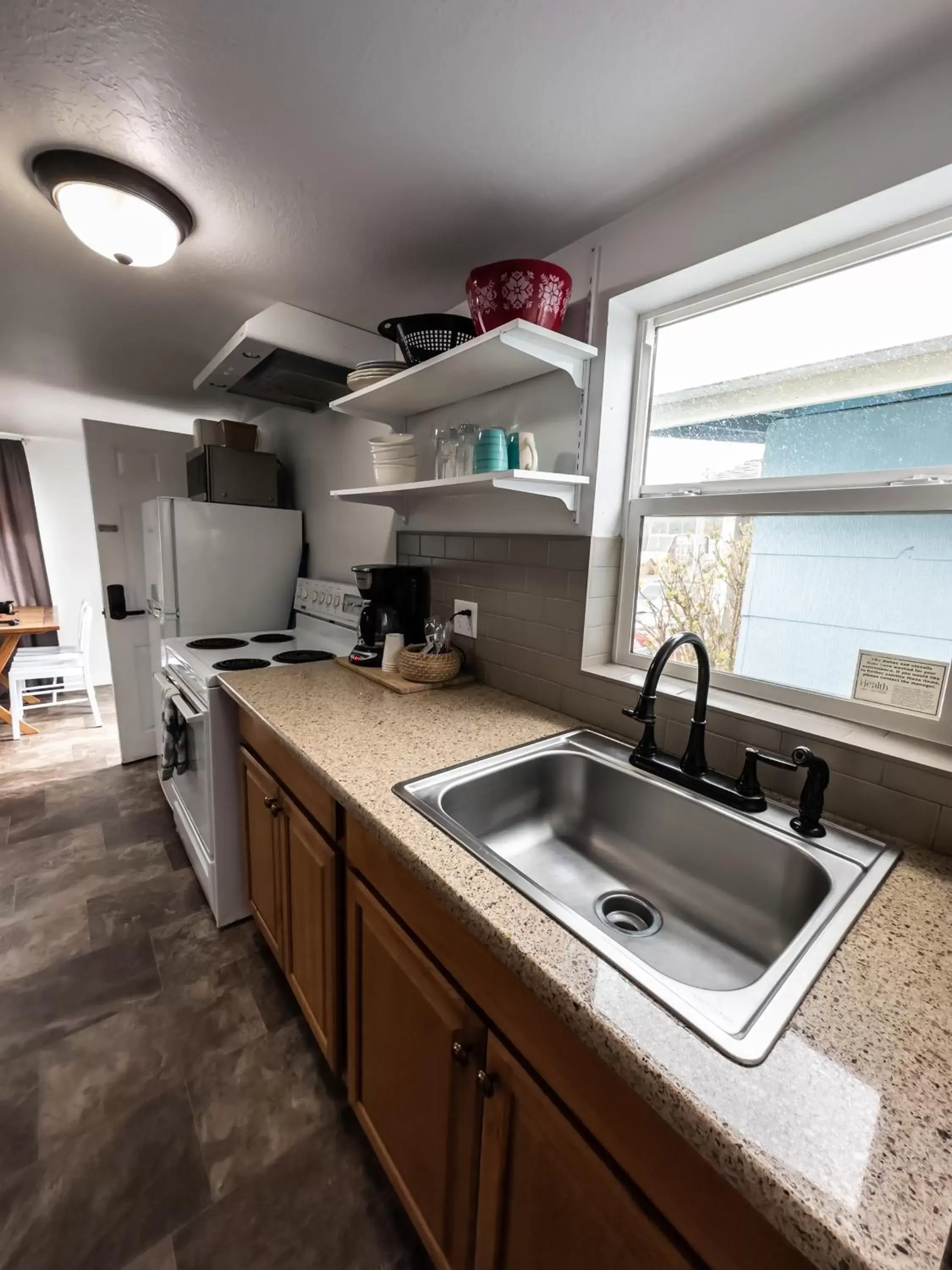 kitchen, Kitchen/Kitchenette in Terimore Lodging by the Sea