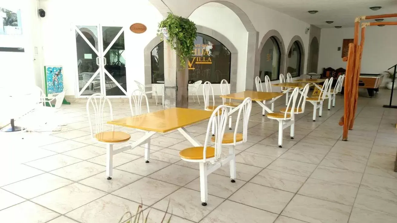 Patio, Restaurant/Places to Eat in Hacienda de Castilla