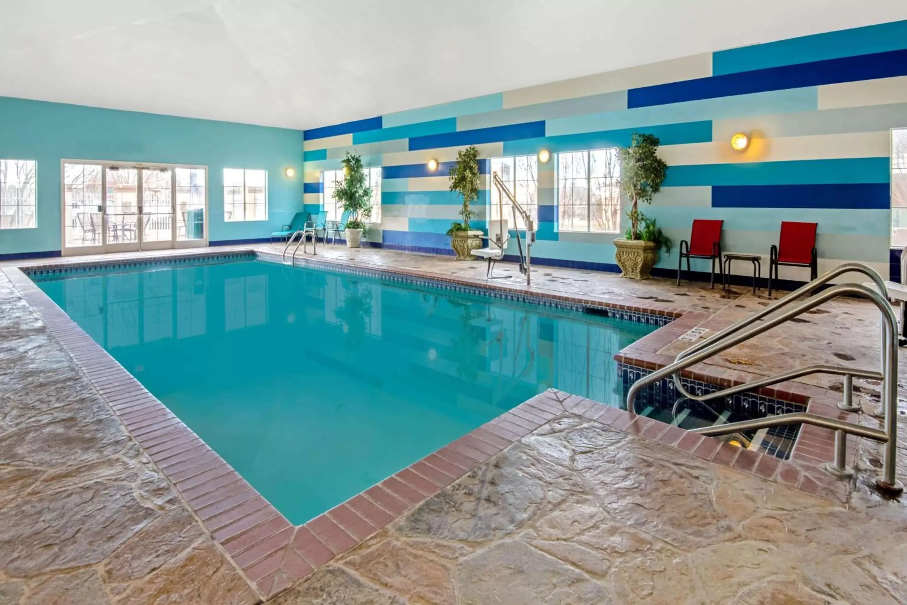 On site, Swimming Pool in La Quinta by Wyndham Oklahoma City - Moore