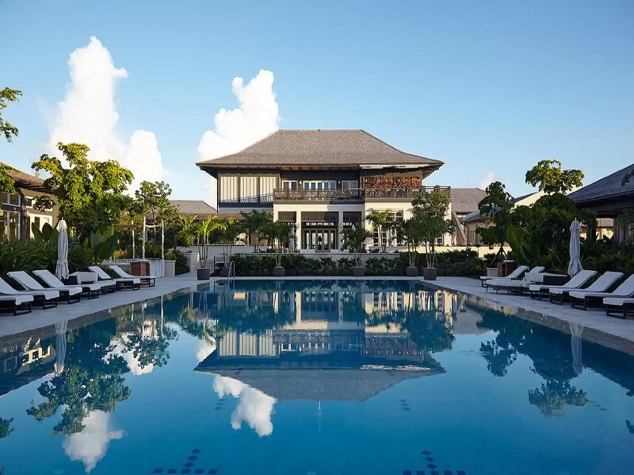 Swimming Pool in The Island House