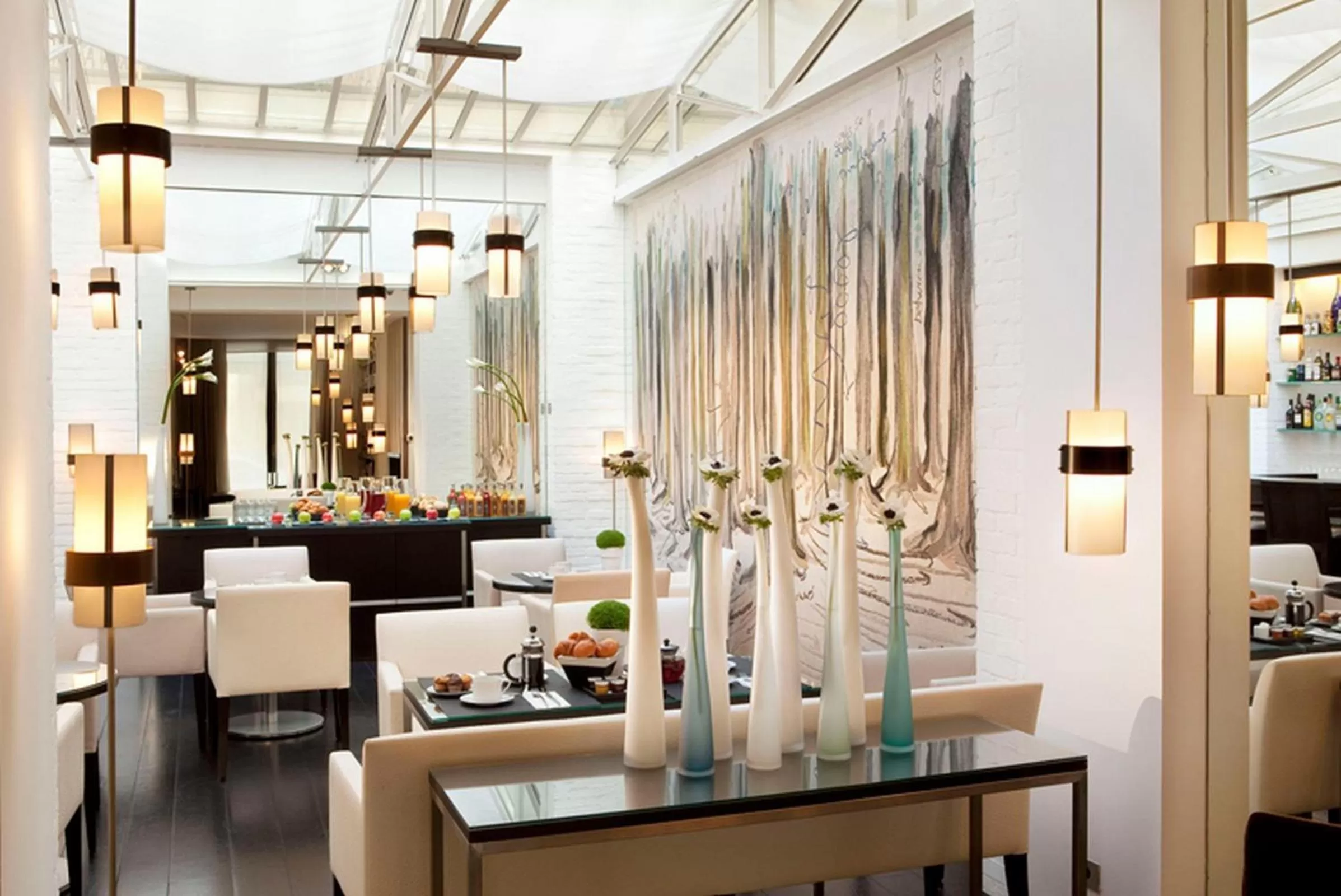 Restaurant/places to eat in Le A