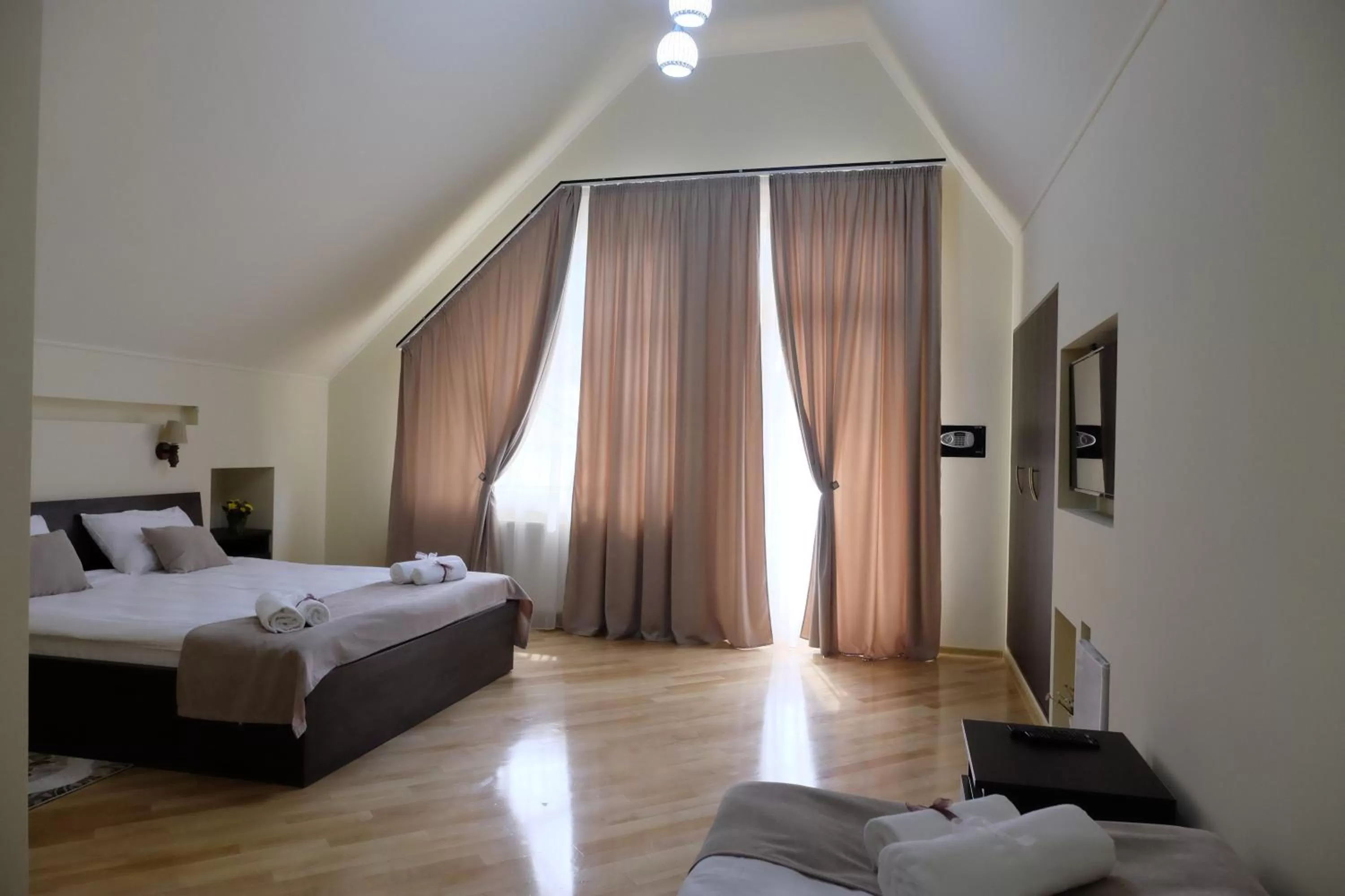 Photo of the whole room, Bed in S&L Boutique Hotel