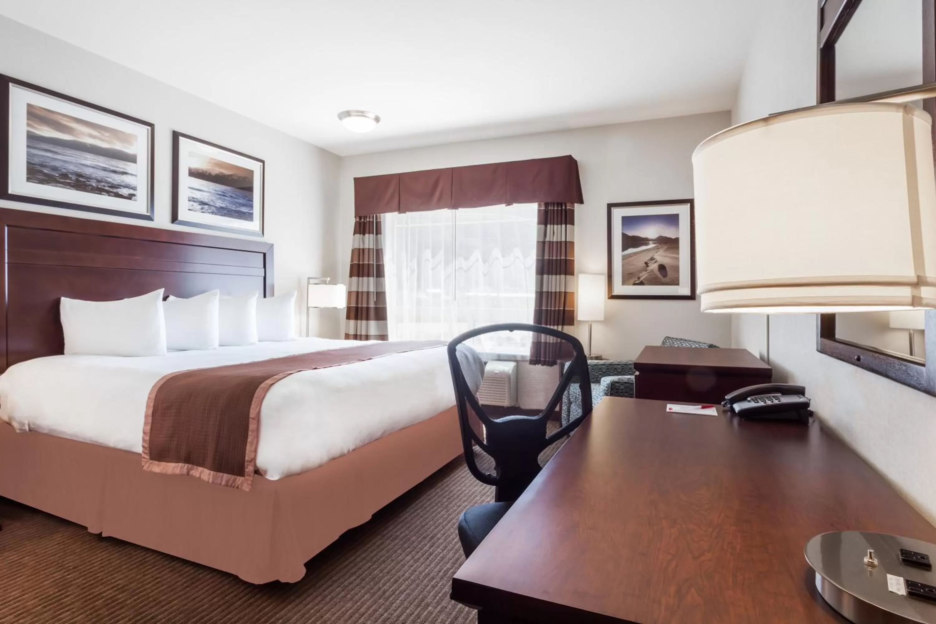 Bed in Ramada by Wyndham Creston