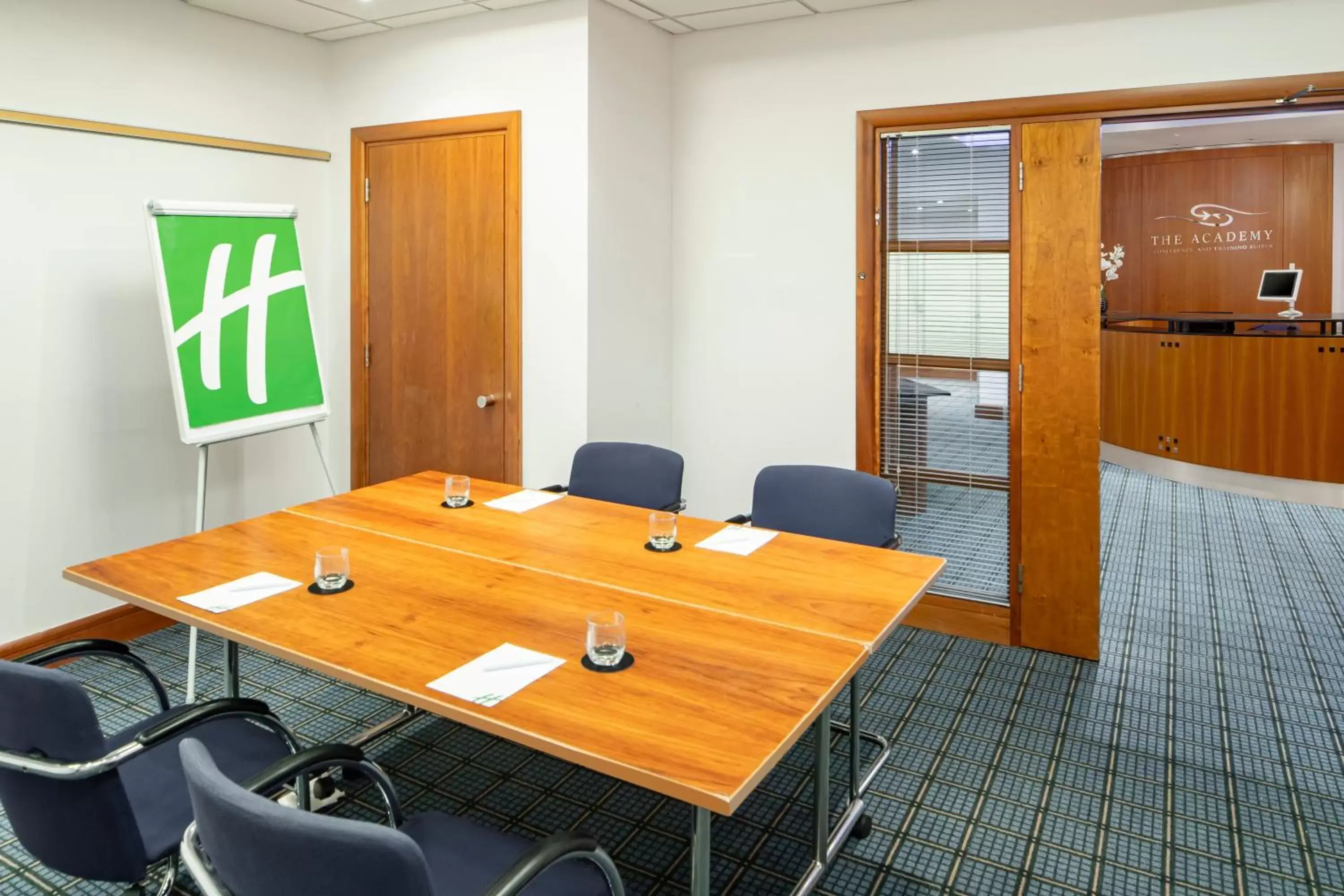 Meeting/conference room in Holiday Inn Basingstoke, an IHG Hotel