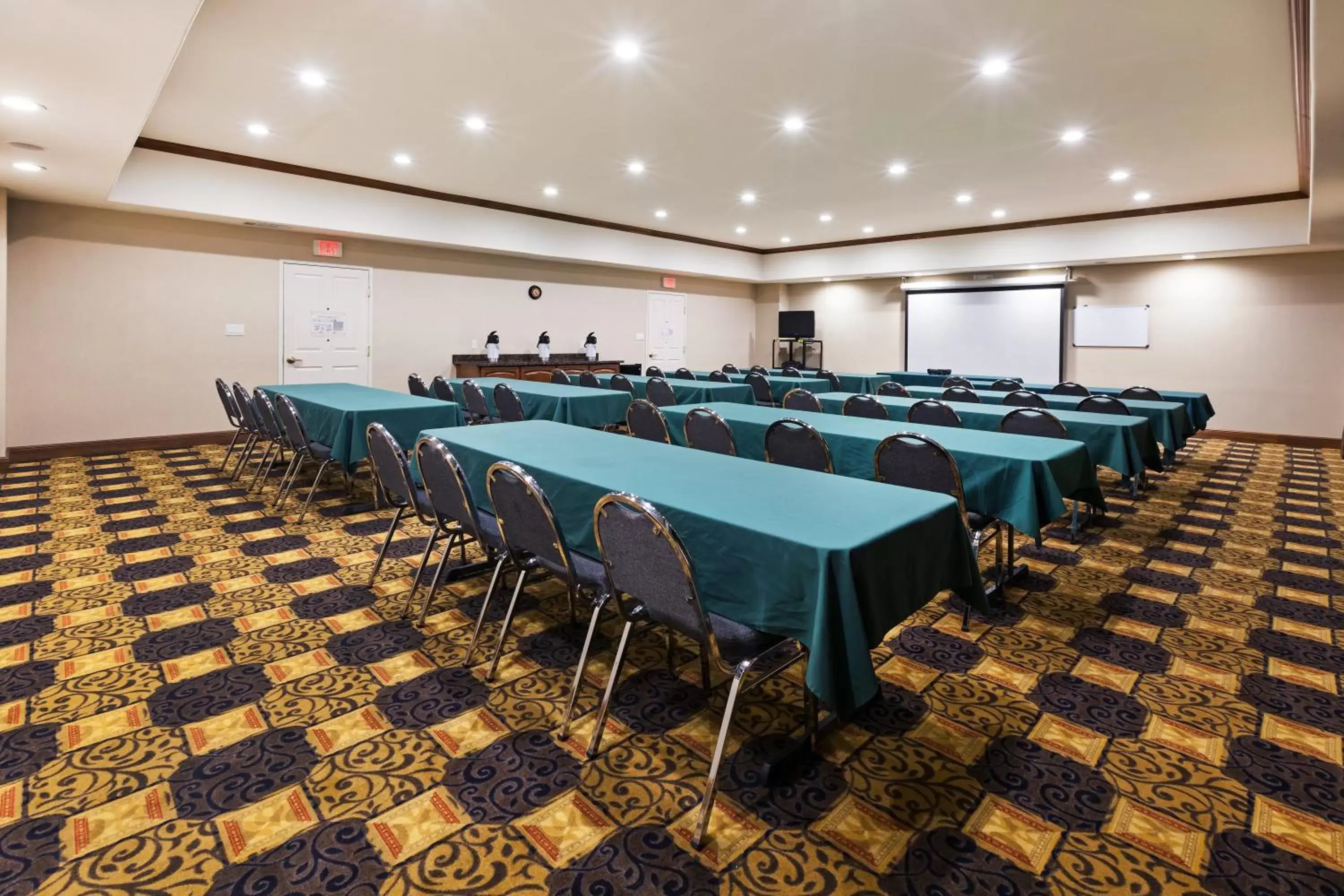 Meeting/conference room in Holiday Inn Express Hotel & Suites Kilgore North, an IHG Hotel