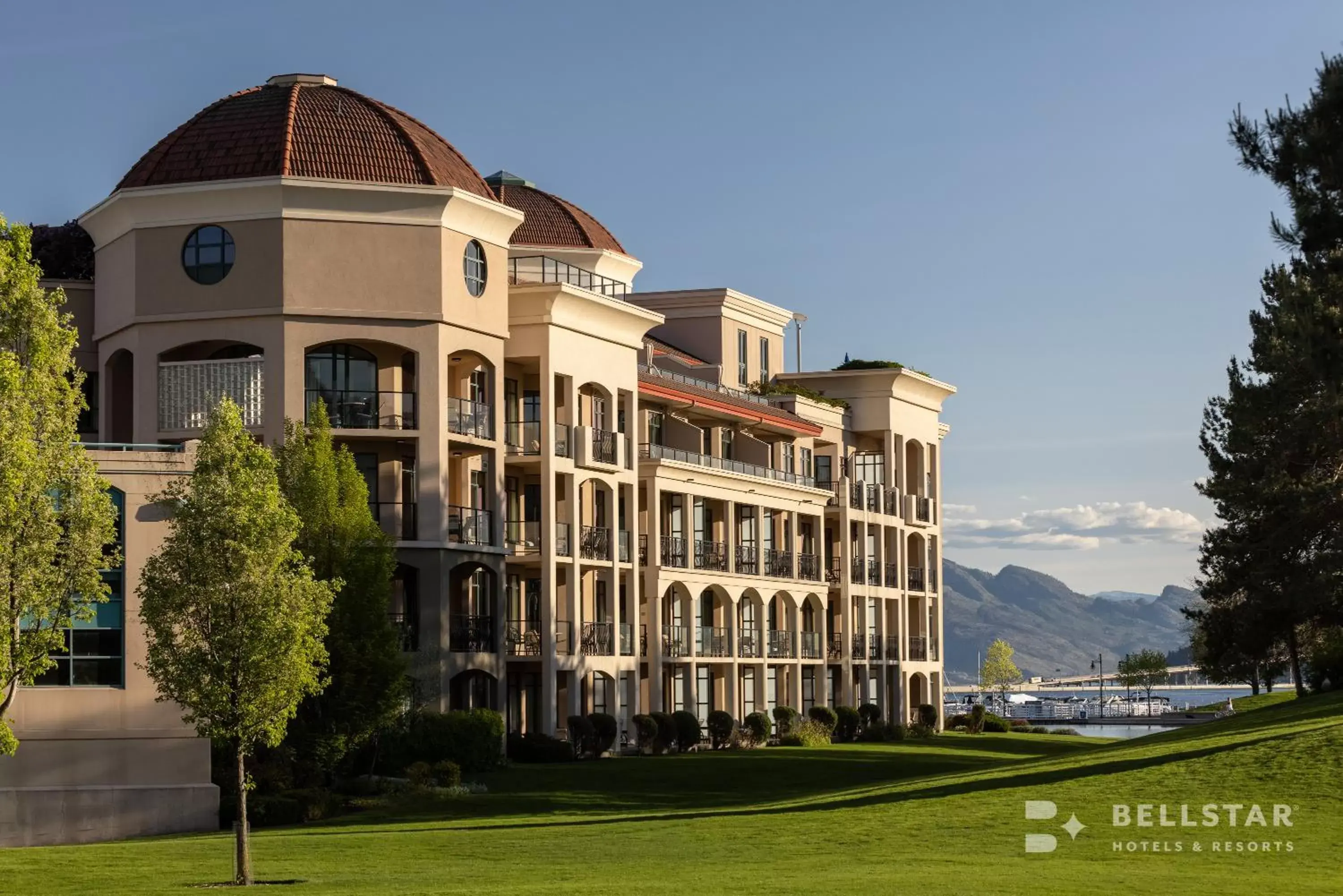 Property Building in The Royal Kelowna - Bellstar Hotels & Resorts