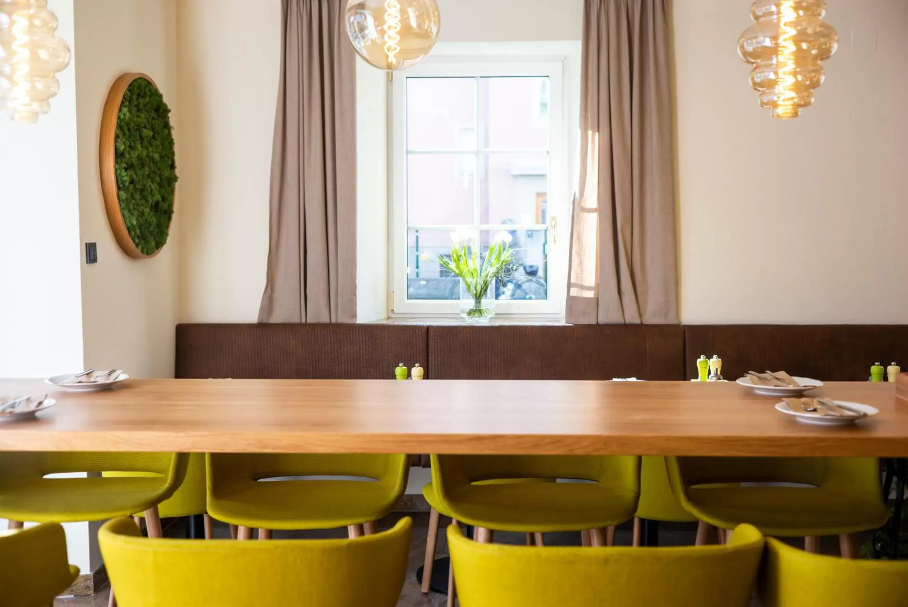 Lounge or bar, Dining Area in Das Grüne Hotel zur Post - 100 % BIO