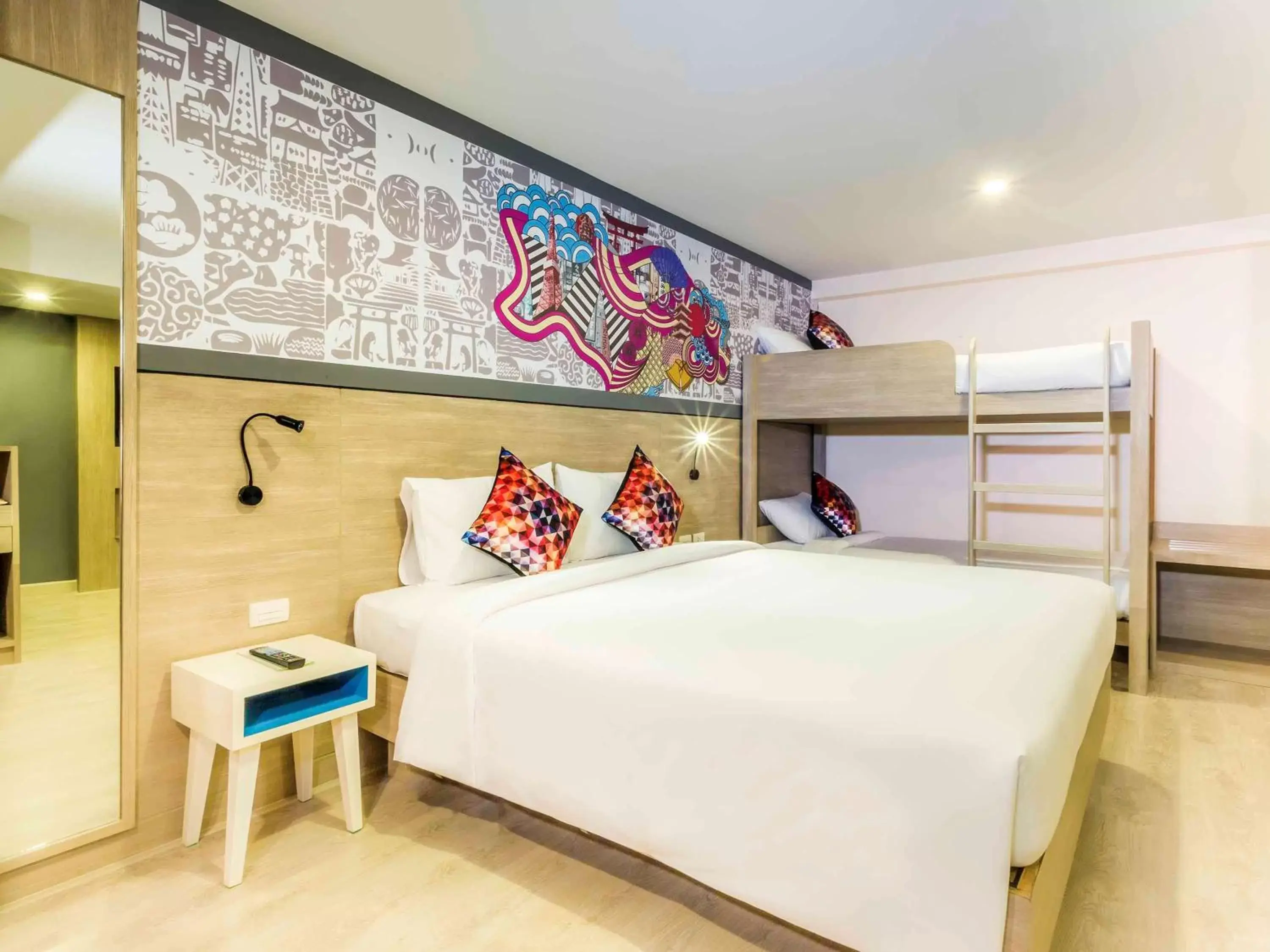 Photo of the whole room, Bunk Bed in Ibis Styles Bangkok Sukhumvit 50