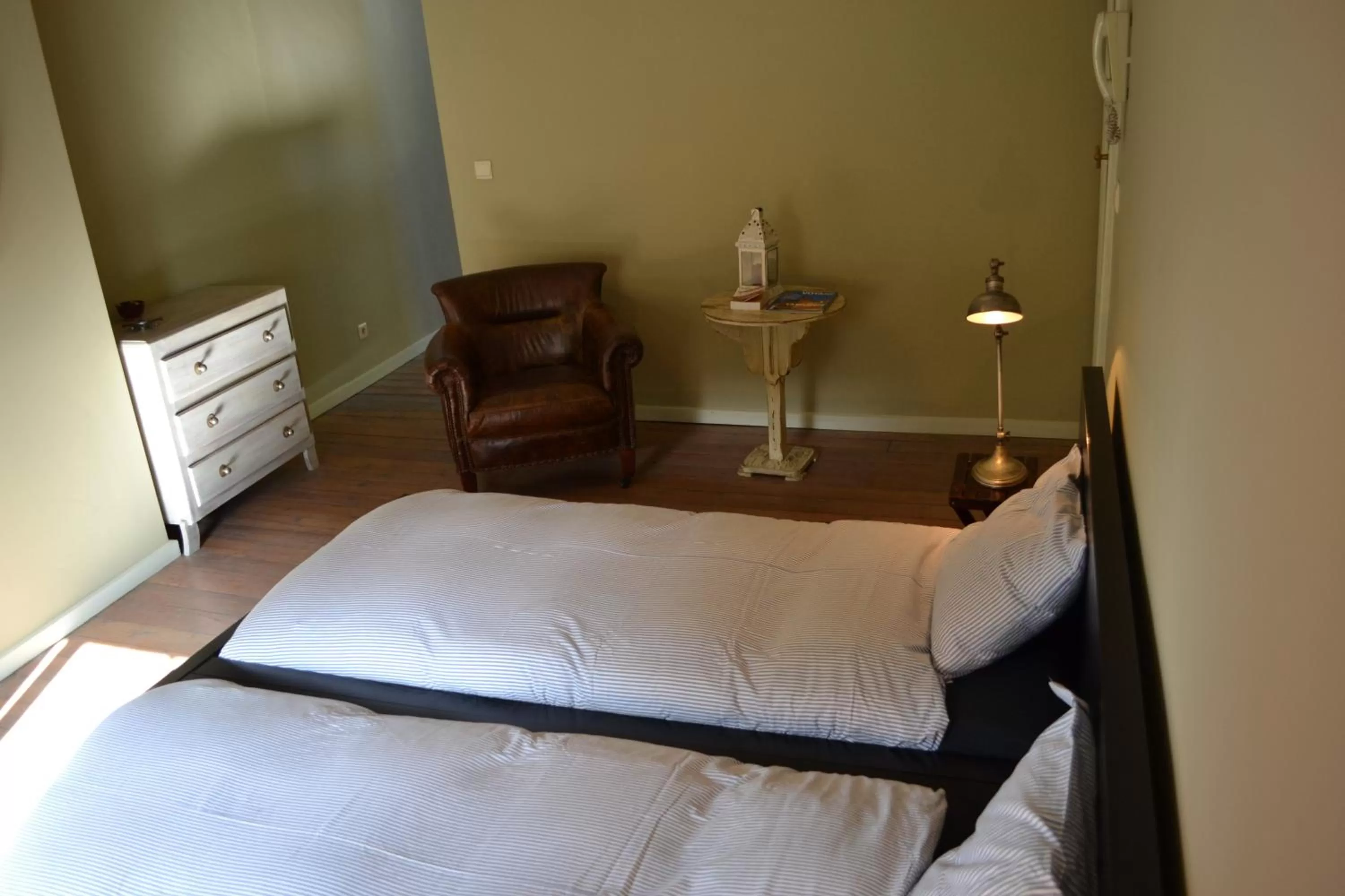 Bed in Villa des Roses Voltaire
