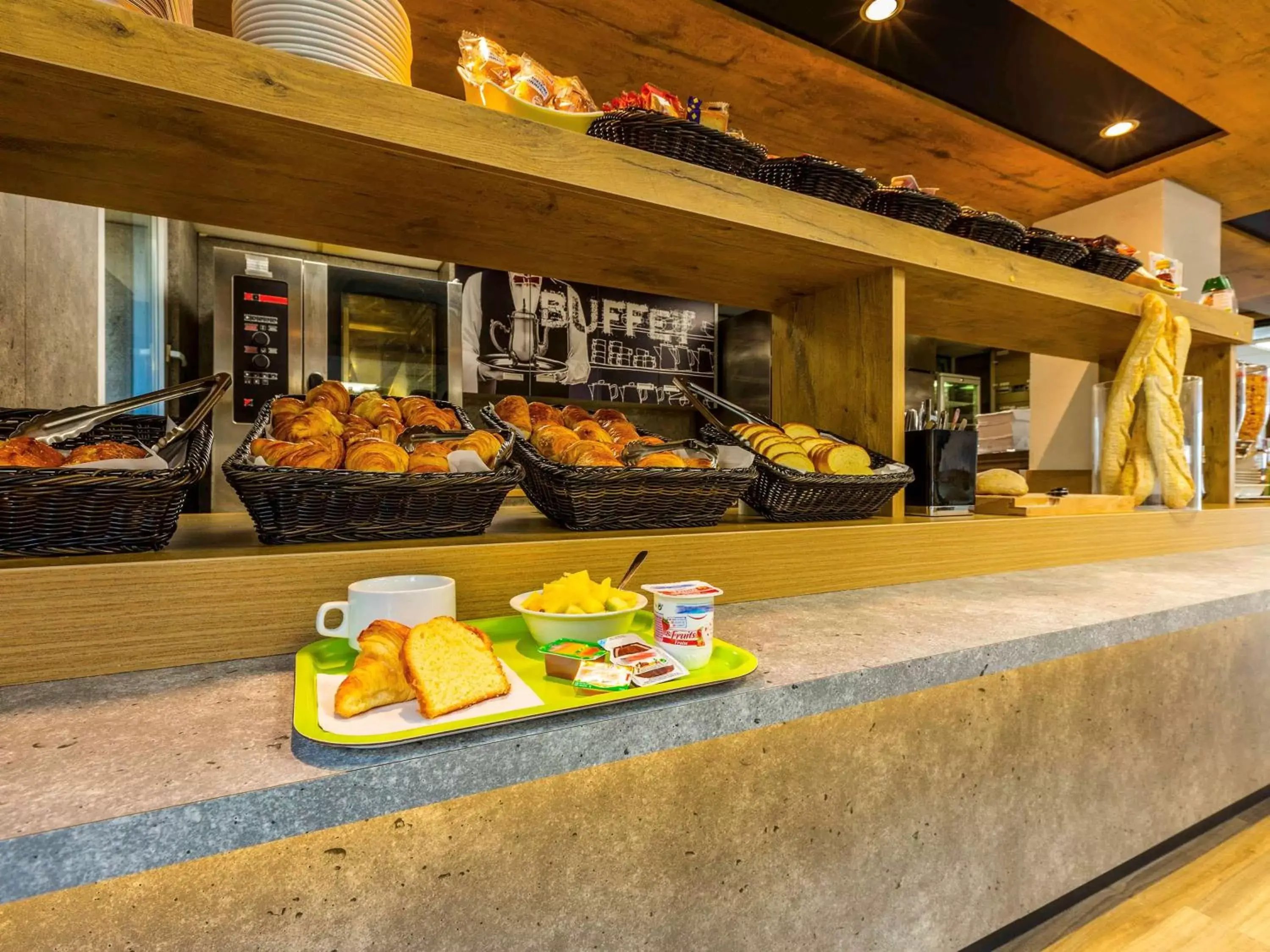 Restaurant/places to eat in ibis budget Paris Porte d'Italie Ouest