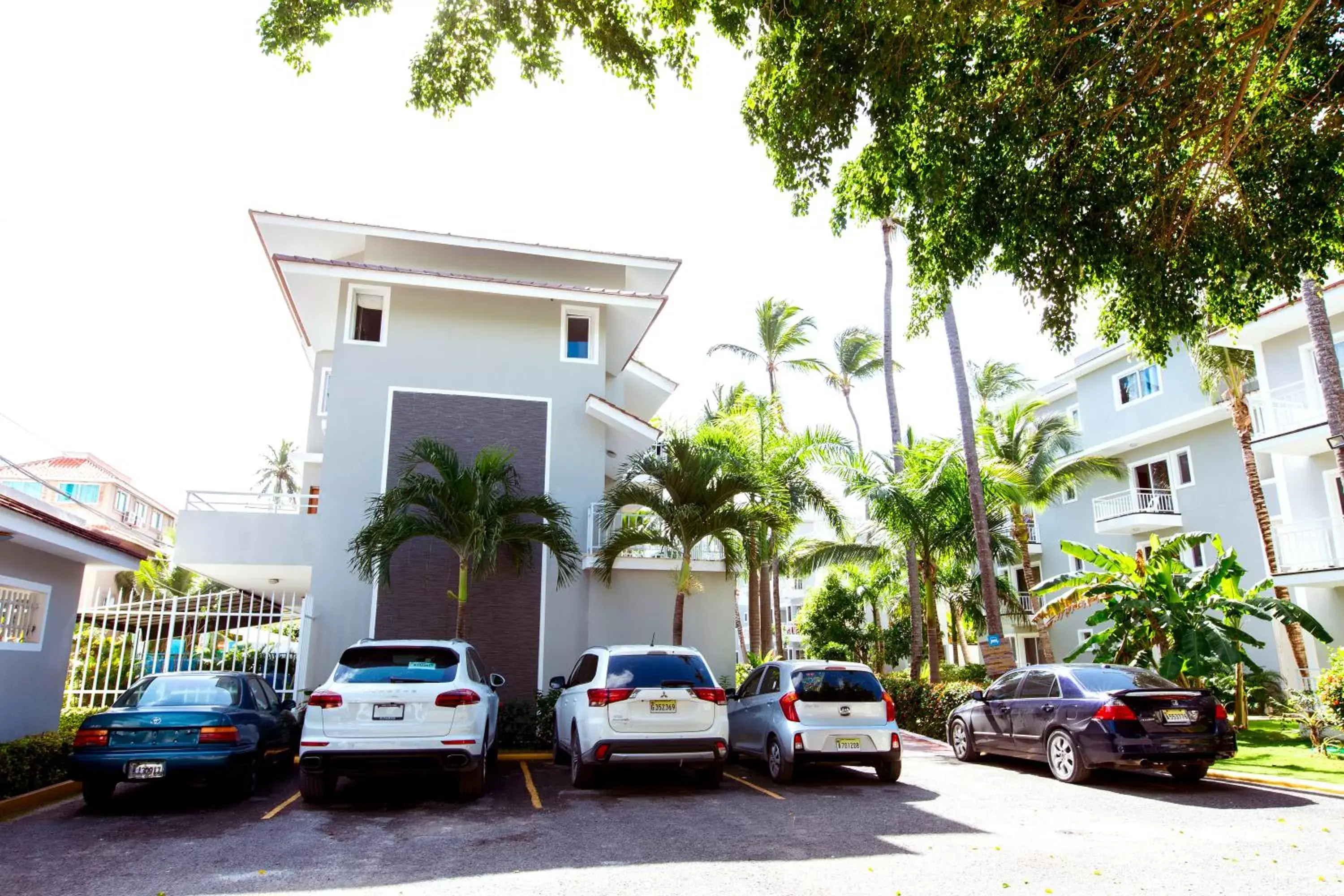 Parking, Property Building in TROPICANA SUITES DELUXE BEACH CLUB and POOL - playa LOS CORALES