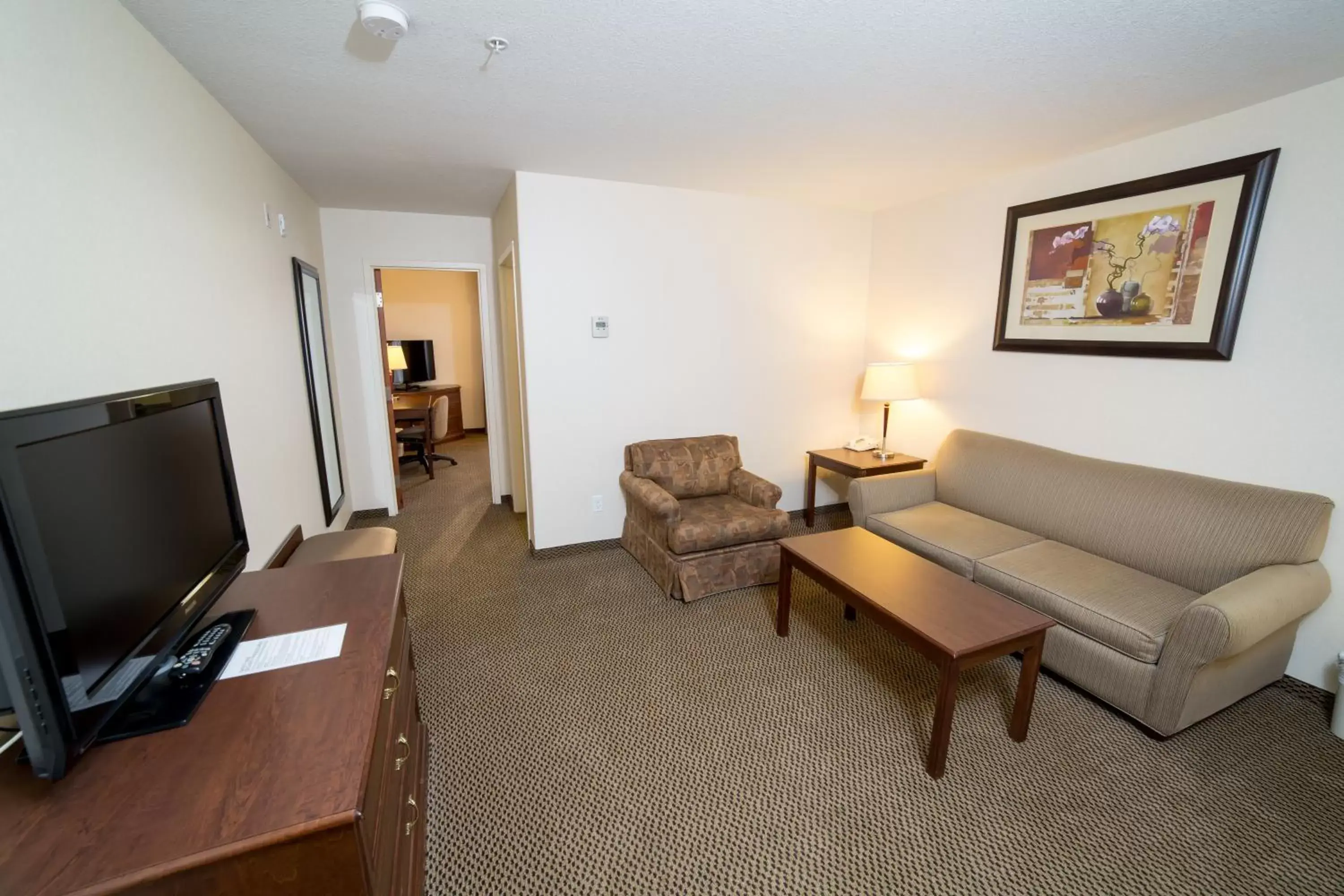 Coffee/tea facilities, Seating Area in Holiday Inn Express & Suites Drayton Valley, an IHG Hotel