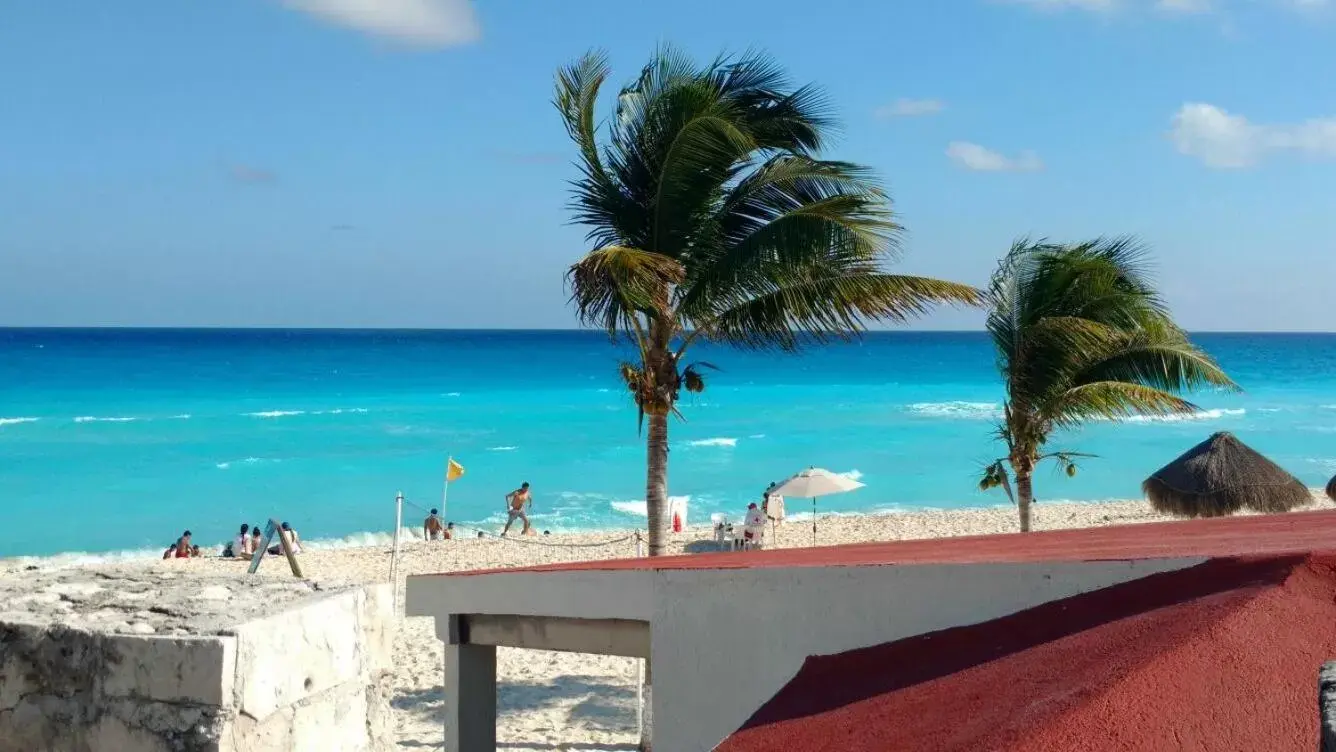 Beach in Apartment Ocean Front Cancun