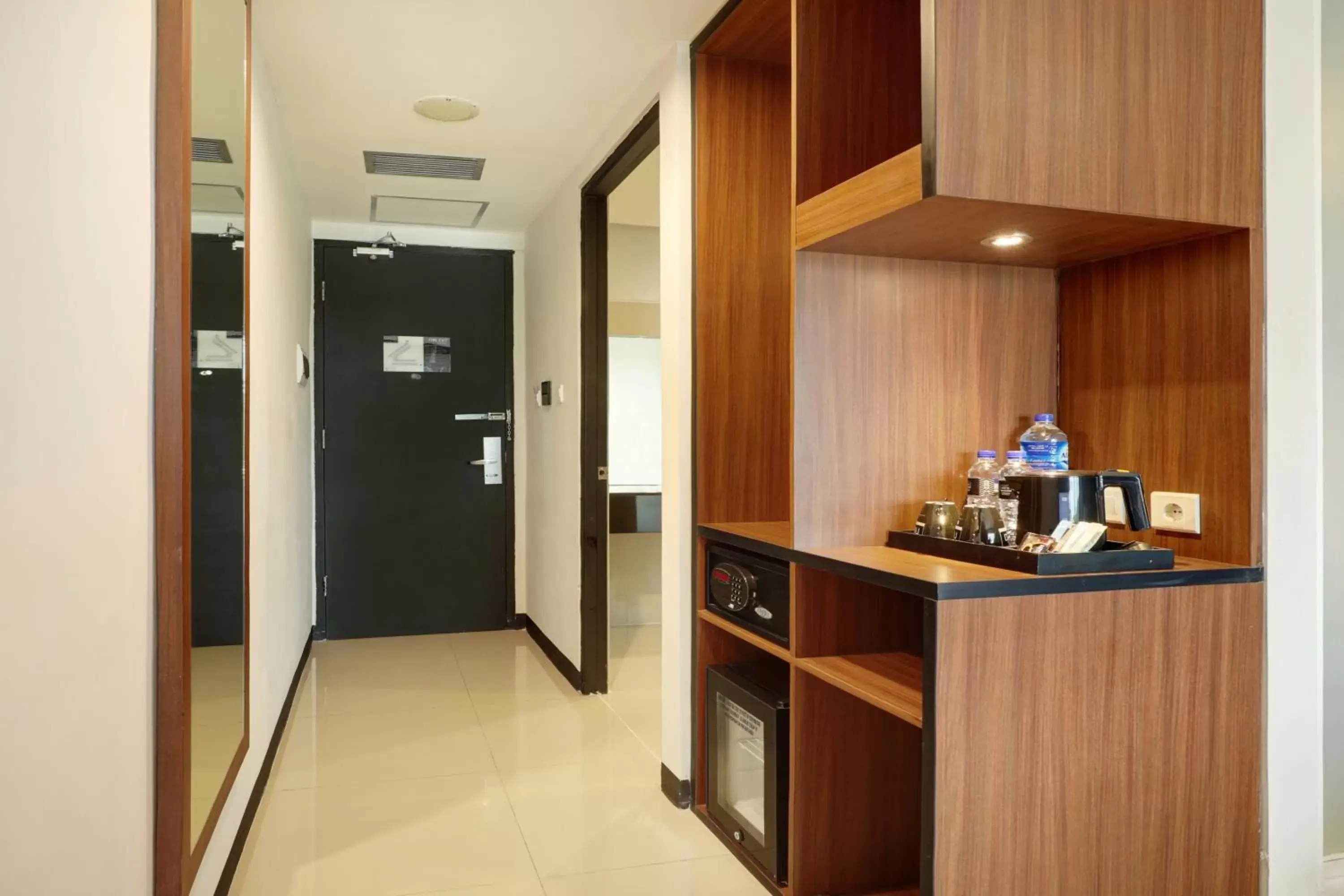 Area and facilities, Kitchen/Kitchenette in Hotel Neo Palma Palangkaraya by ASTON