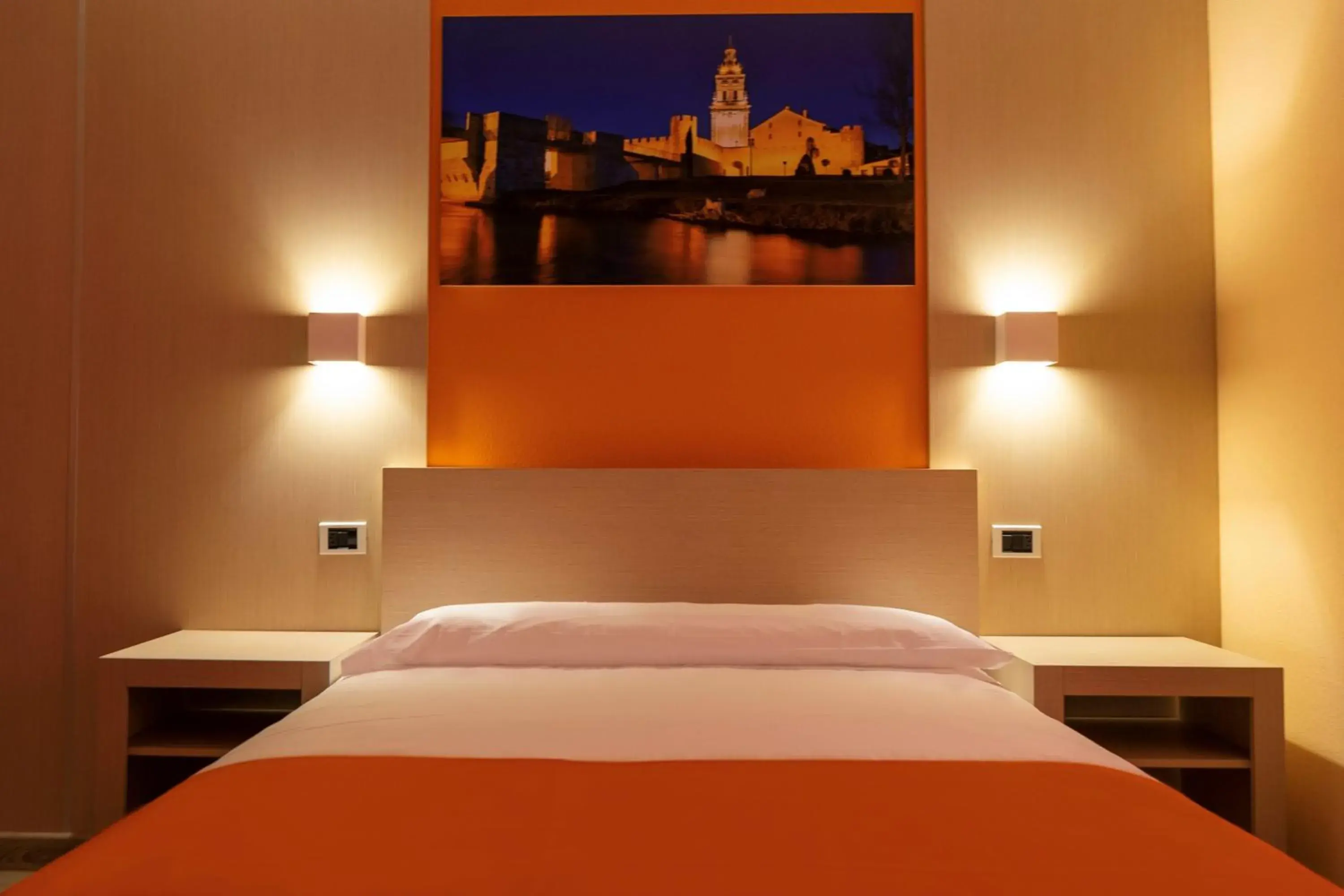 Bedroom, Bed in Hotel Spa Rio Ucero