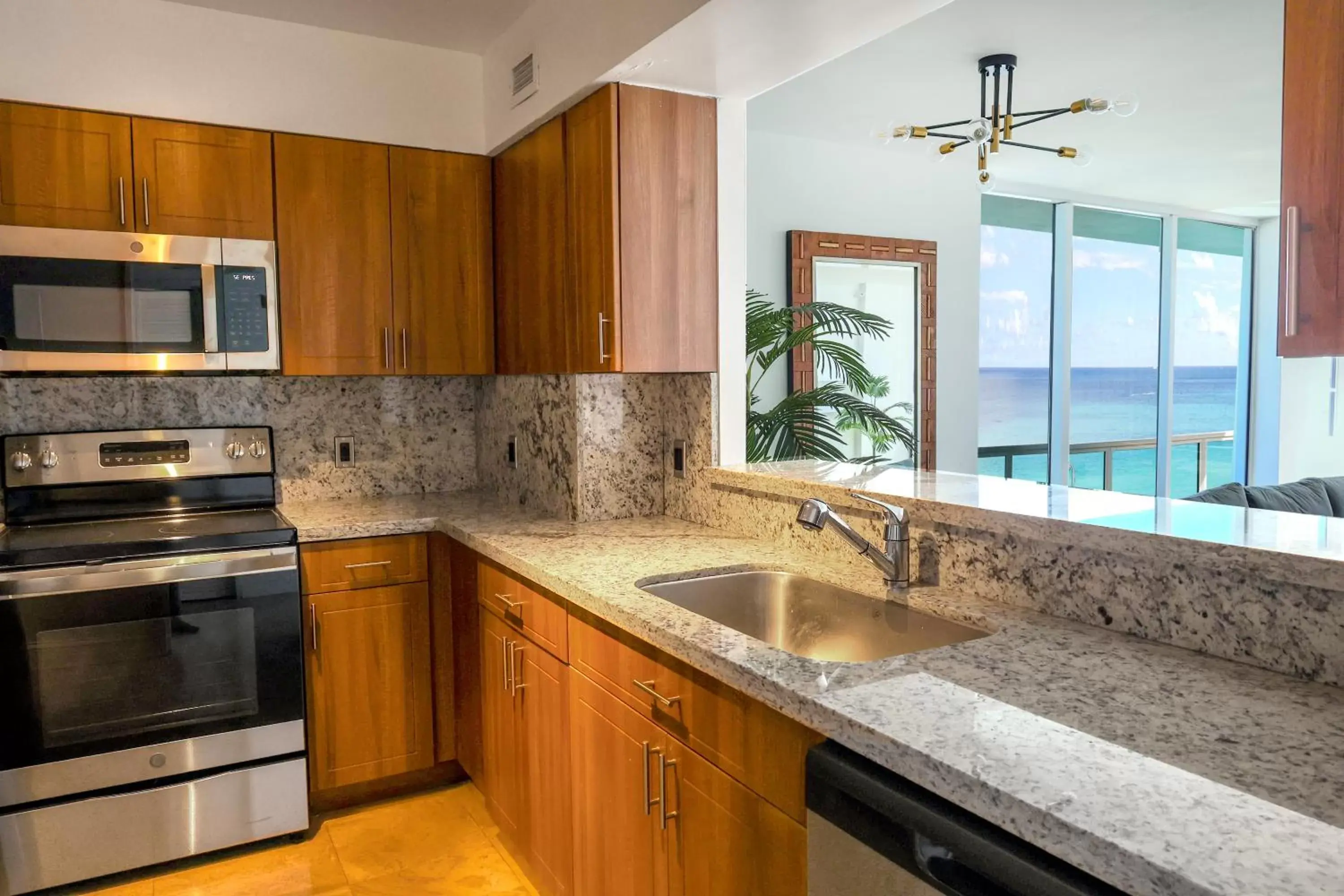 kitchen, Kitchen/Kitchenette in Seacoast Suites on Miami Beach
