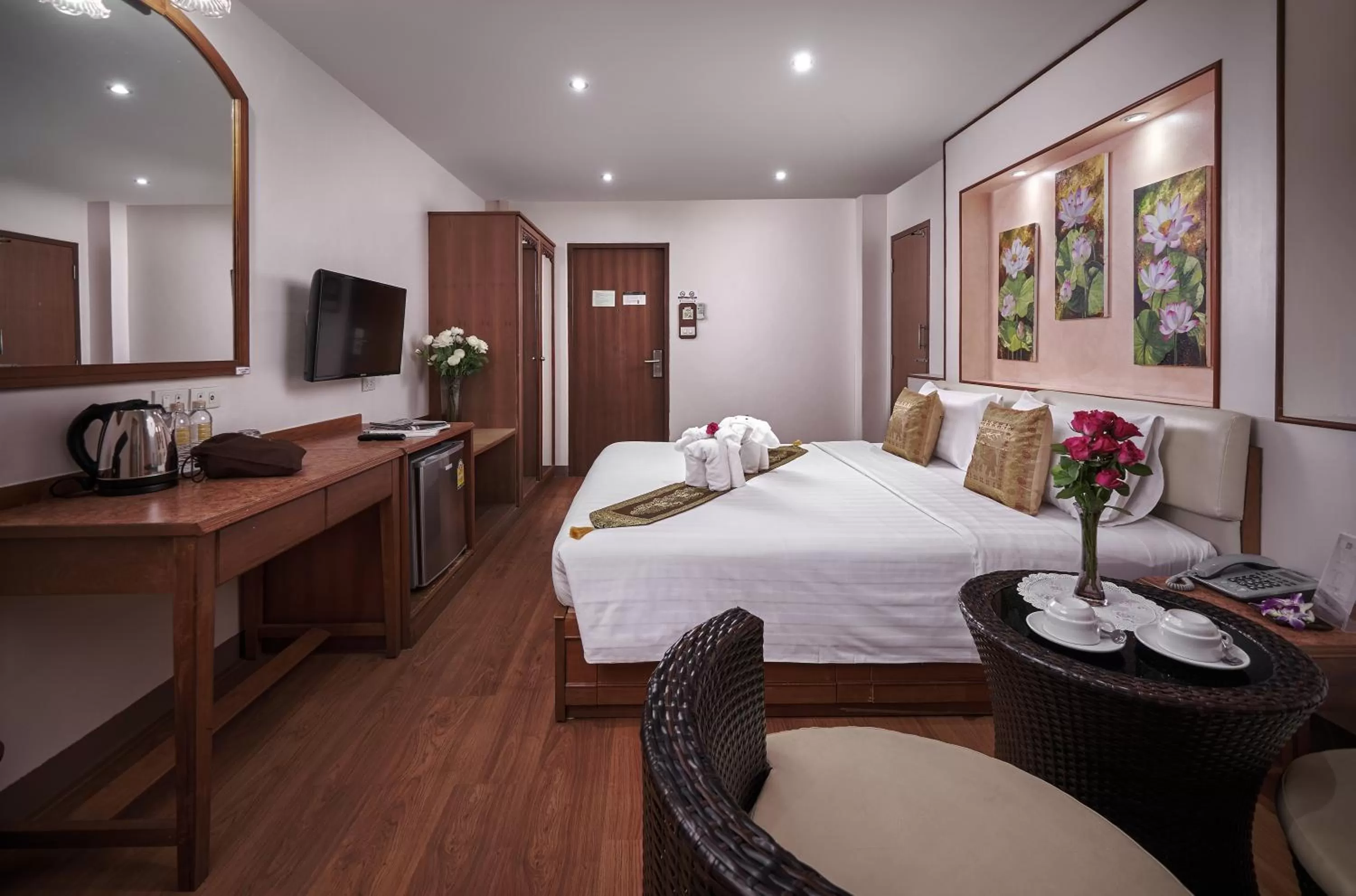 TV and multimedia, Bed in KC Place Hotel Pratunam