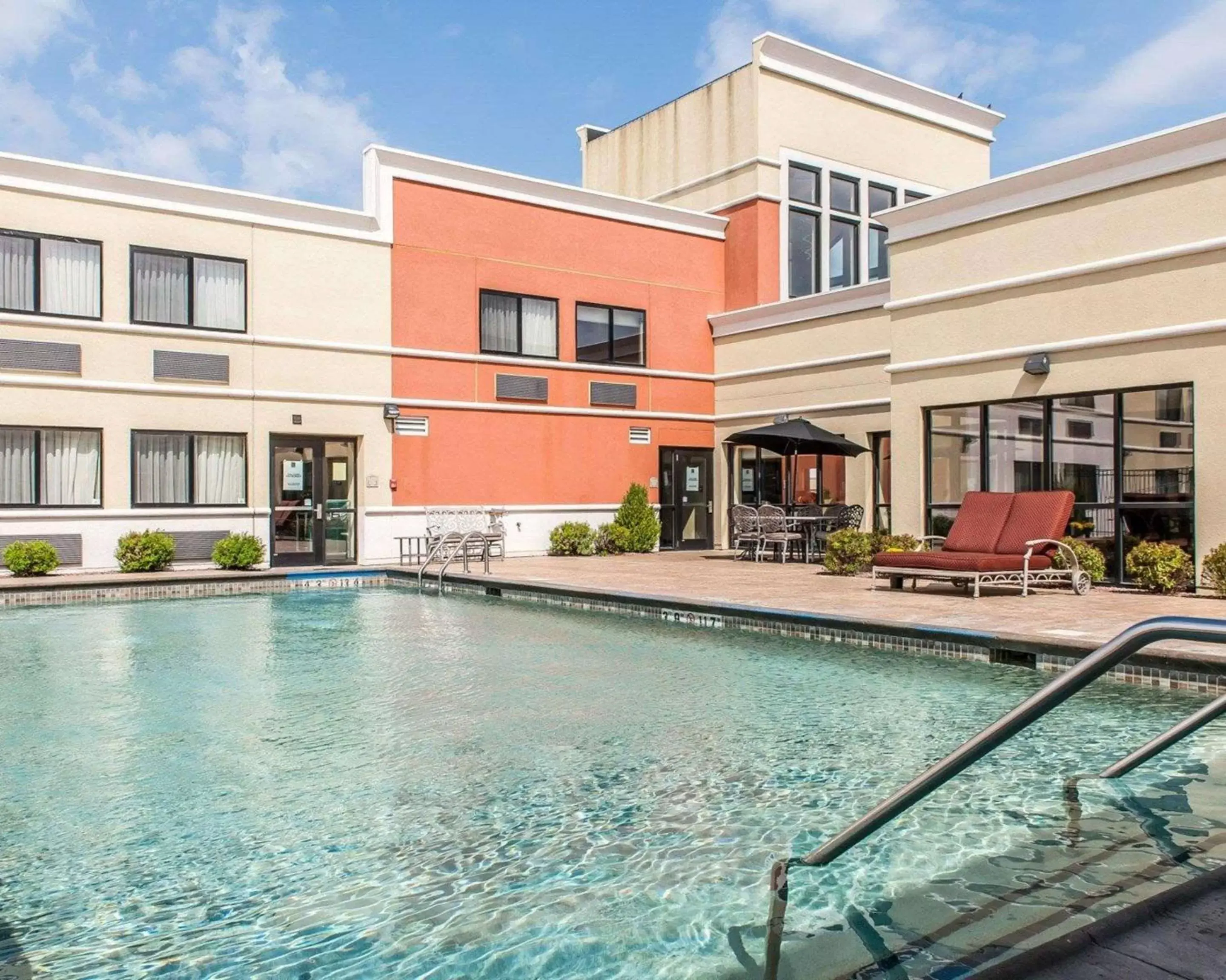 On site, Swimming Pool in Quality Inn & Suites - Mattoon