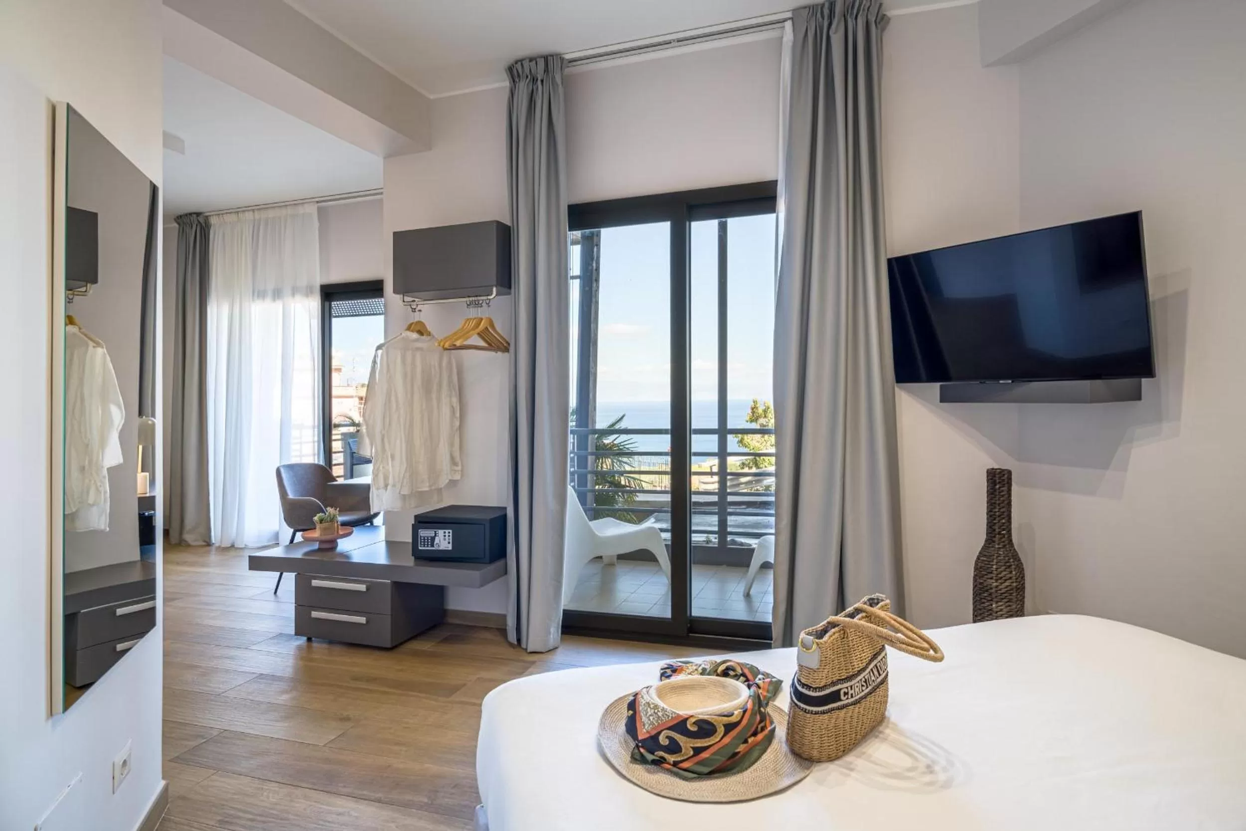 TV and multimedia, Bed in Taormina Palace Hotel