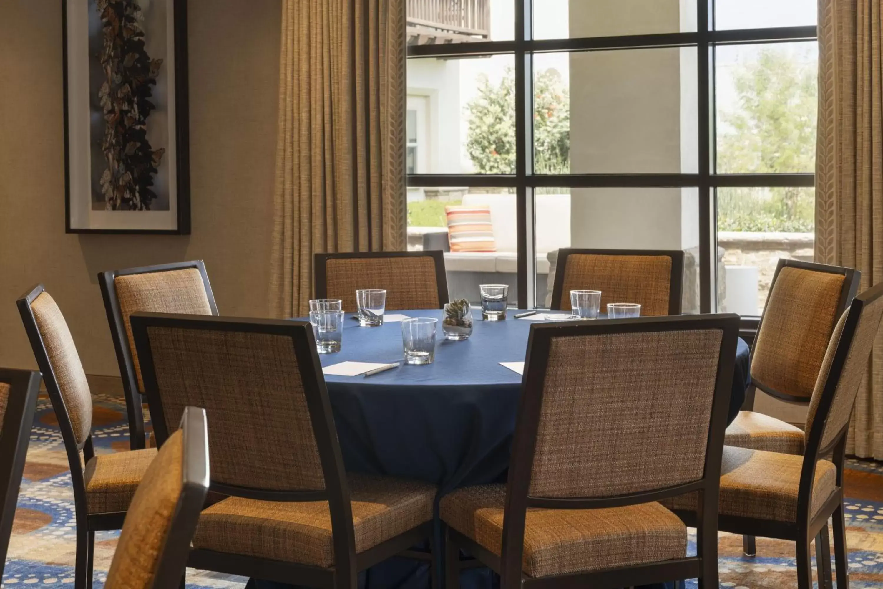 Meeting/conference room, Restaurant/Places to Eat in Residence Inn by Marriott Santa Barbara Goleta