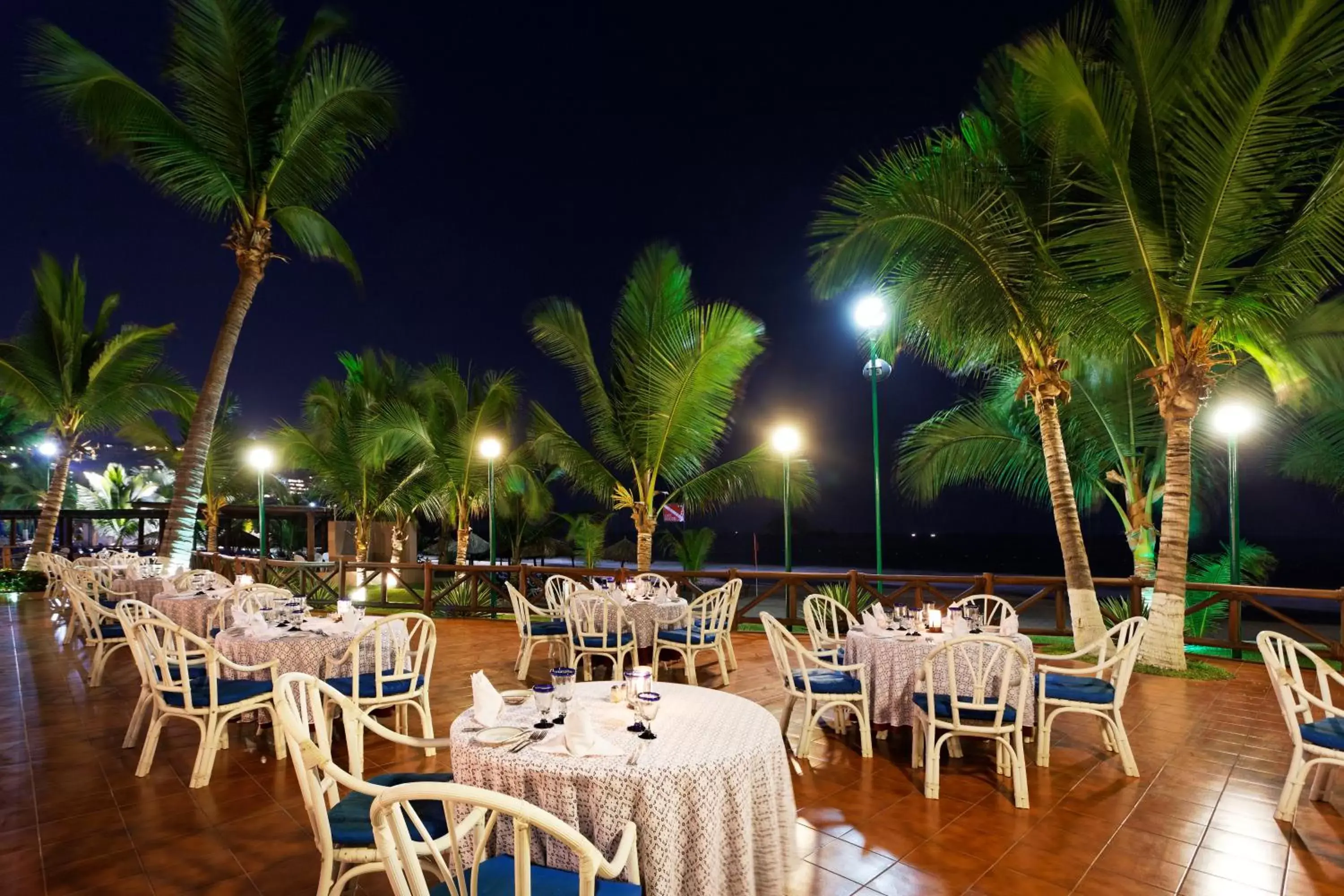 Night, Restaurant/Places to Eat in Barceló Ixtapa - All Inclusive