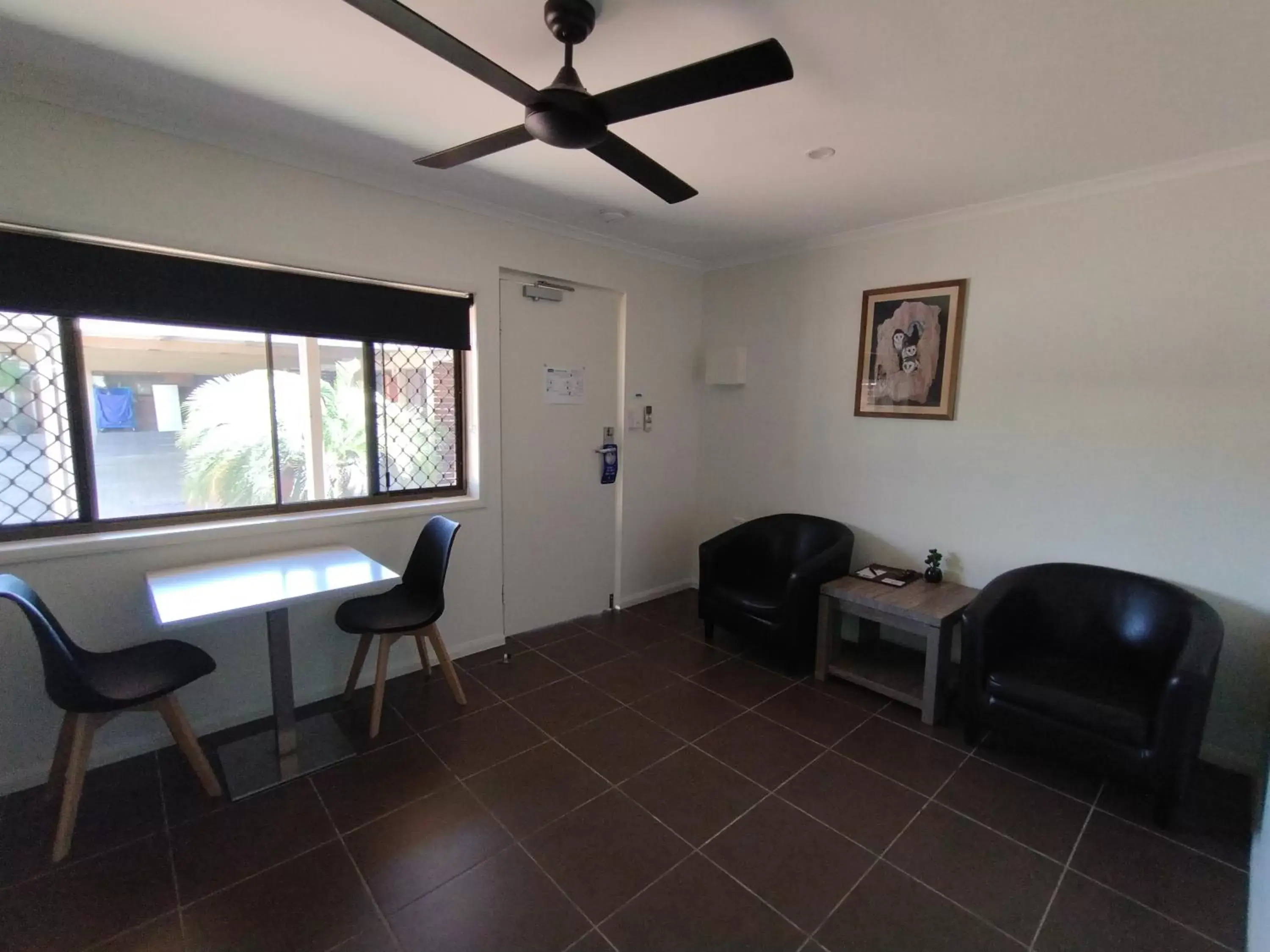 Seating Area in Cascade Motel In Townsville