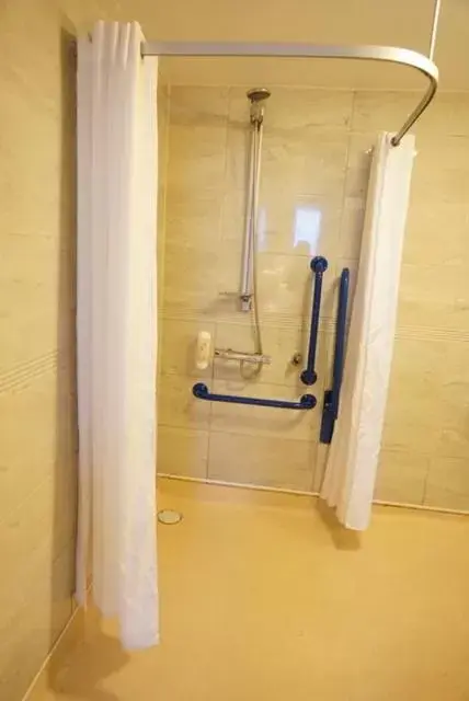 Bathroom in The Swan Hotel Wetherspoon