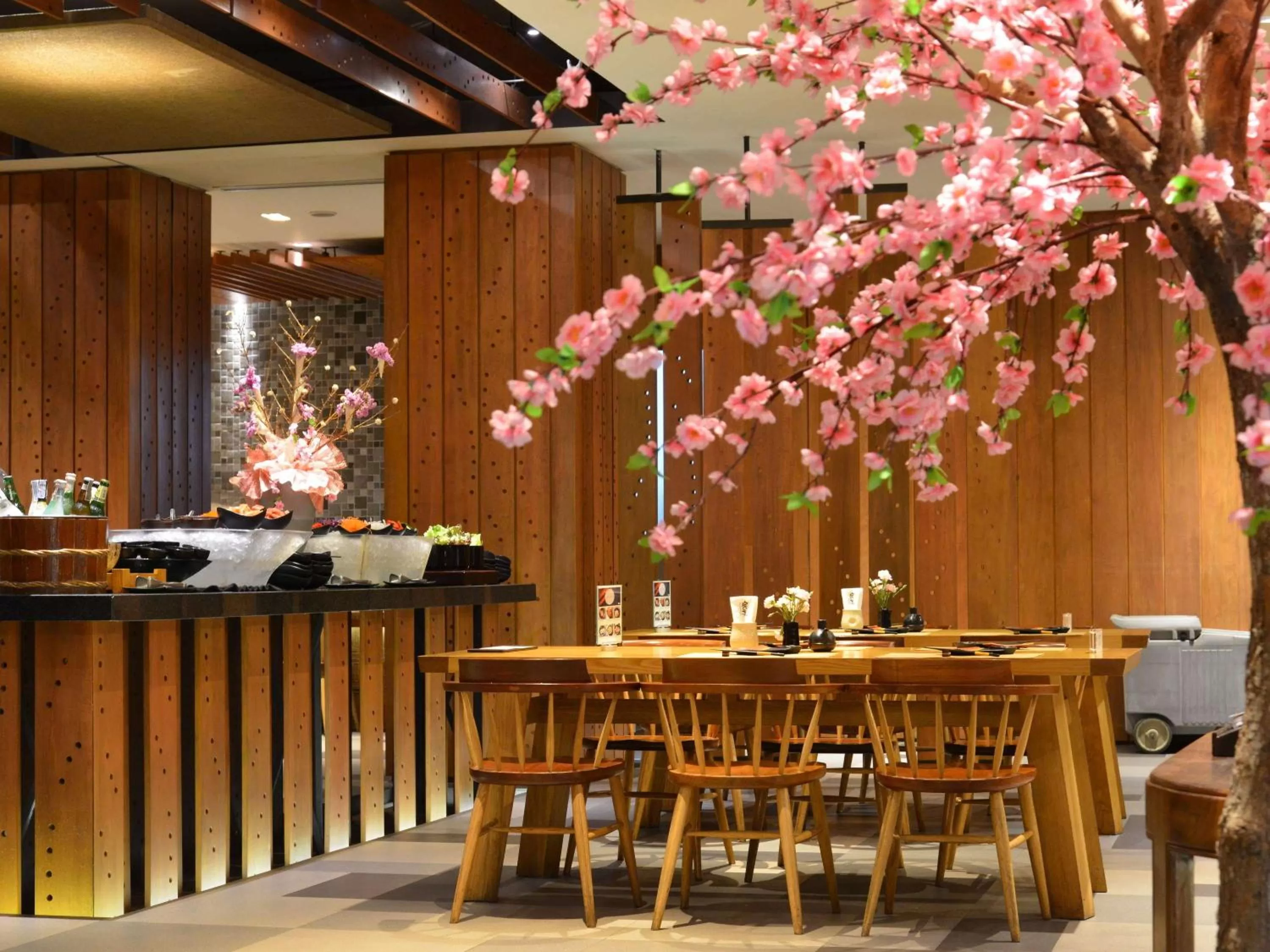 Restaurant/places to eat in Swissotel Bangkok Ratchada