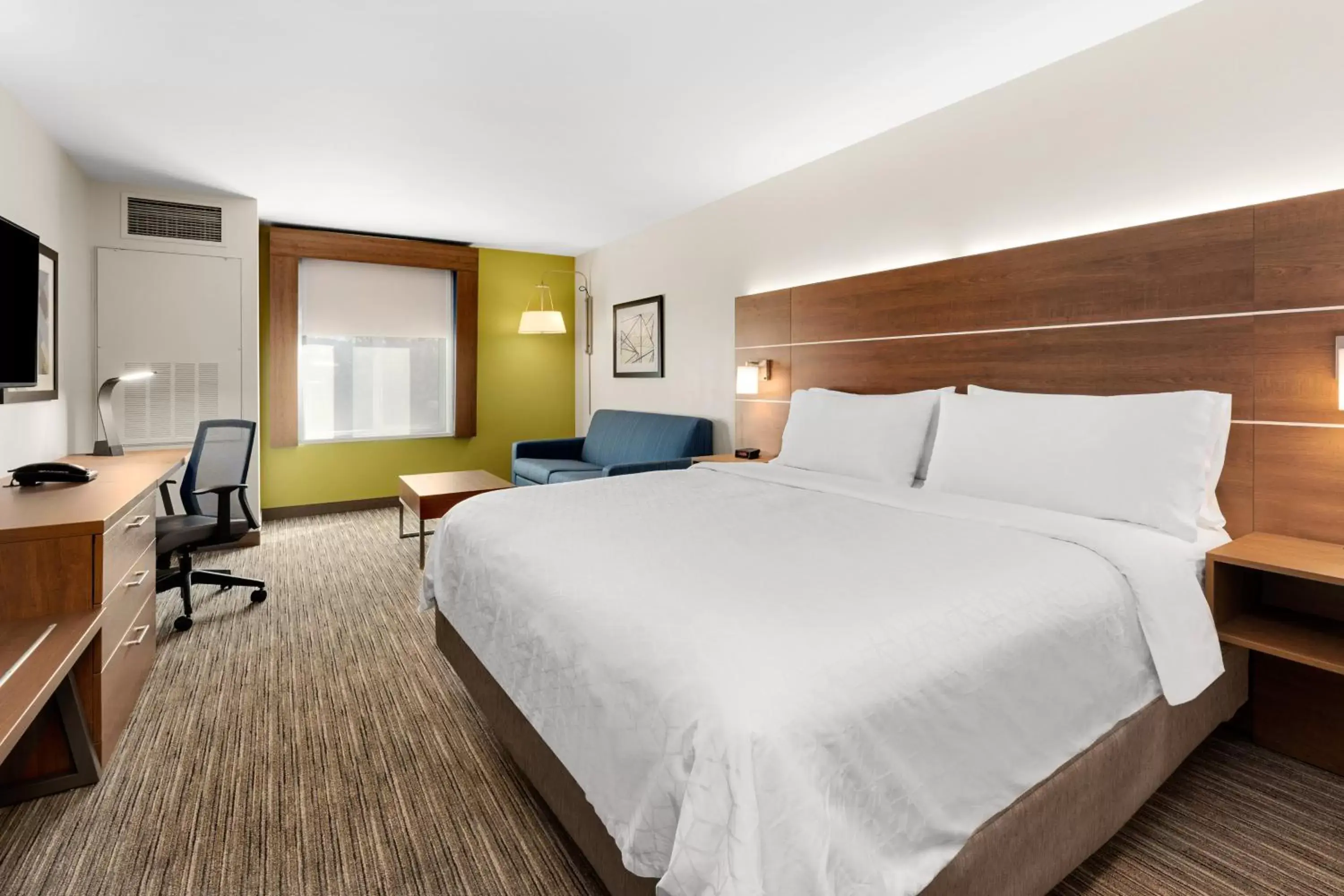 Bedroom, Bed in Holiday Inn Express and Suites Sumner, an IHG Hotel