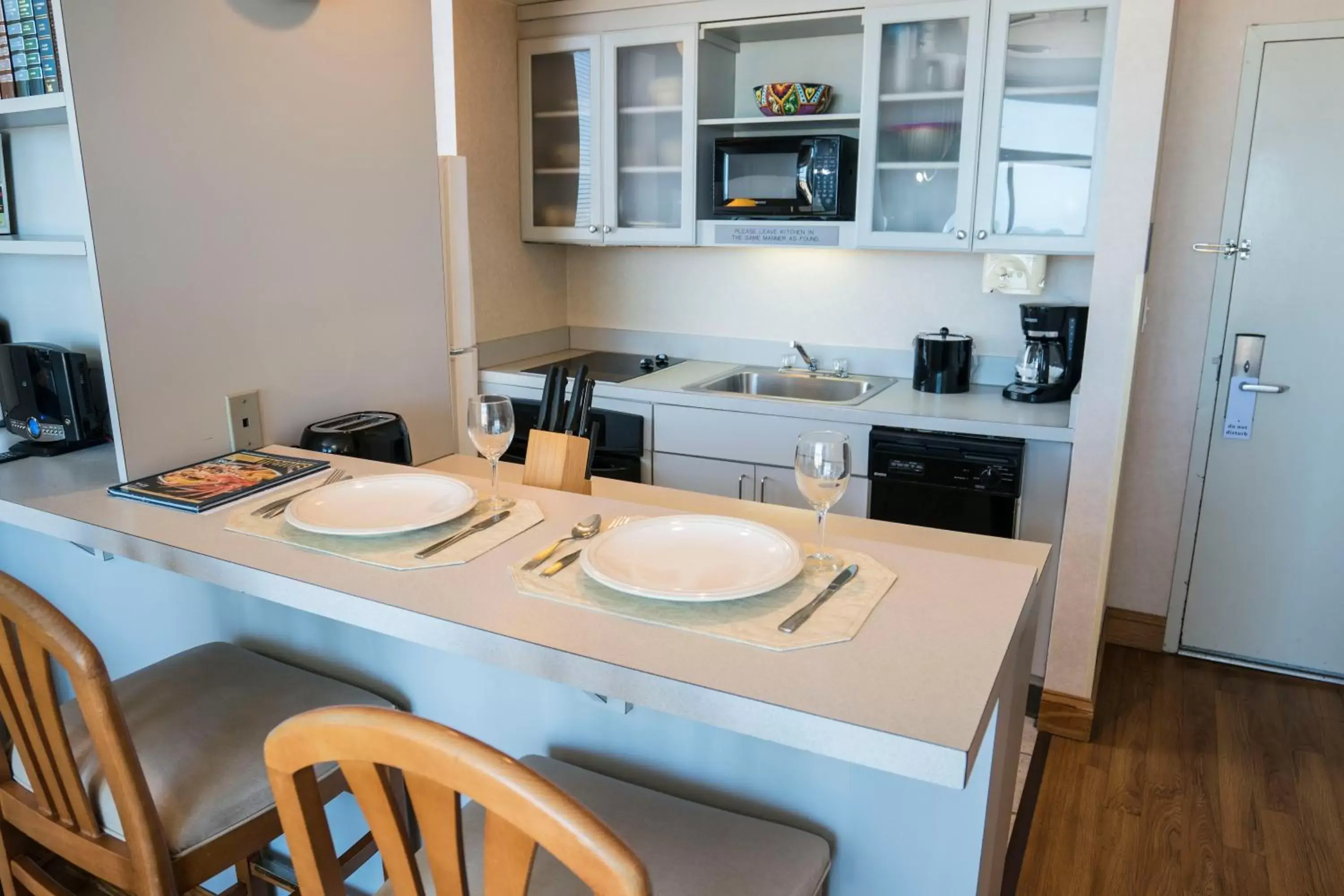 dishwasher, Kitchen/Kitchenette in Four Sails Resort