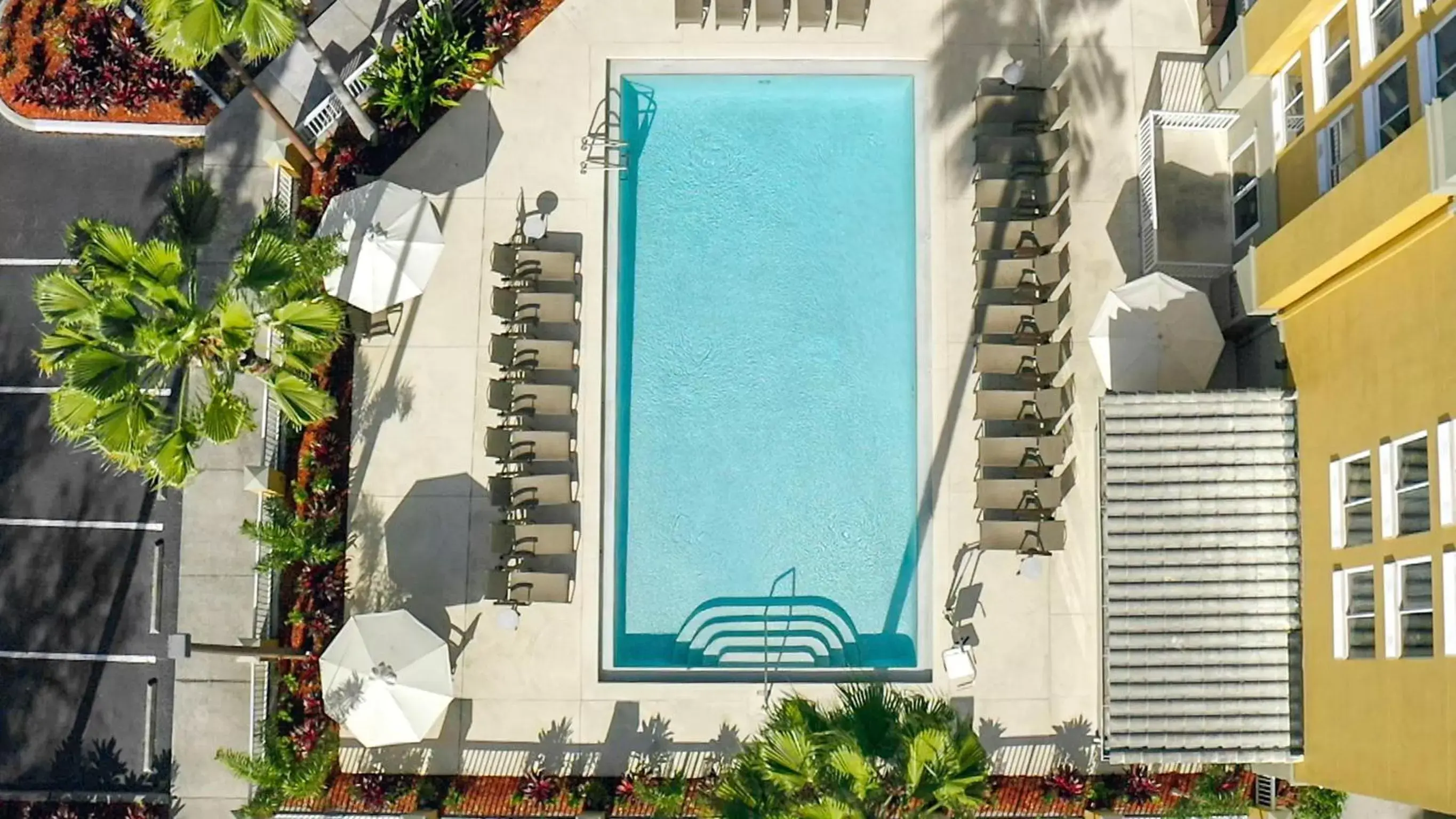 Balcony/Terrace, Pool View in Galleria Palms Orlando