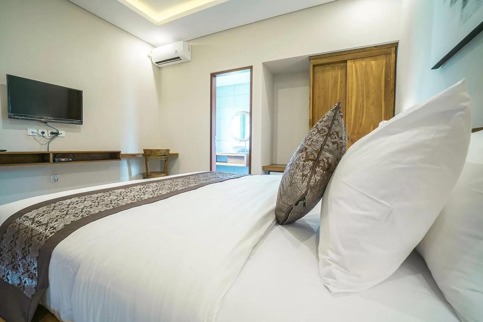 Bed in Putih DCarik Ubud