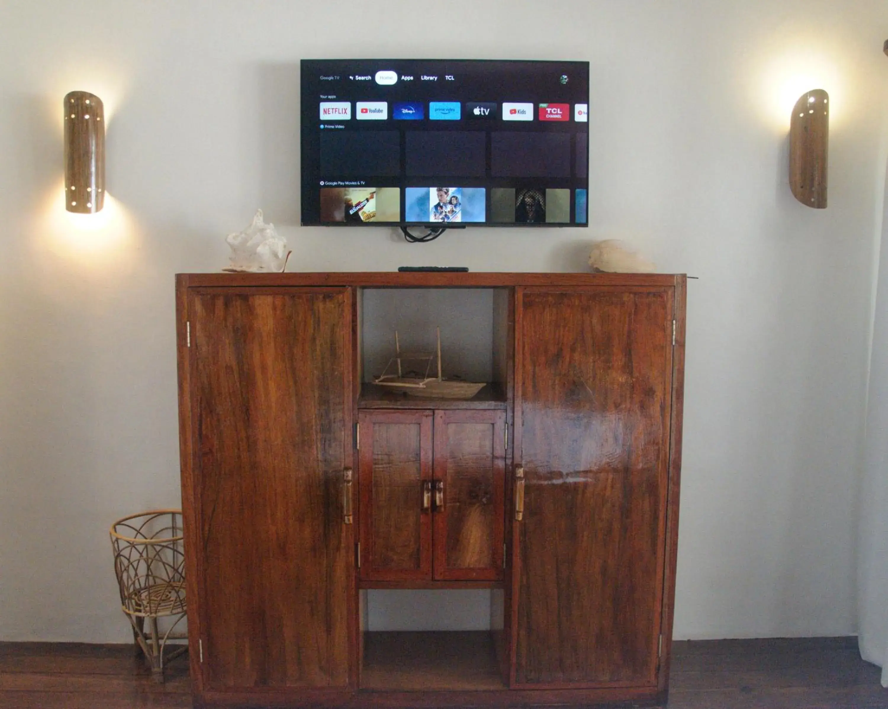 TV/Entertainment Center in Happiness Boutique Resort