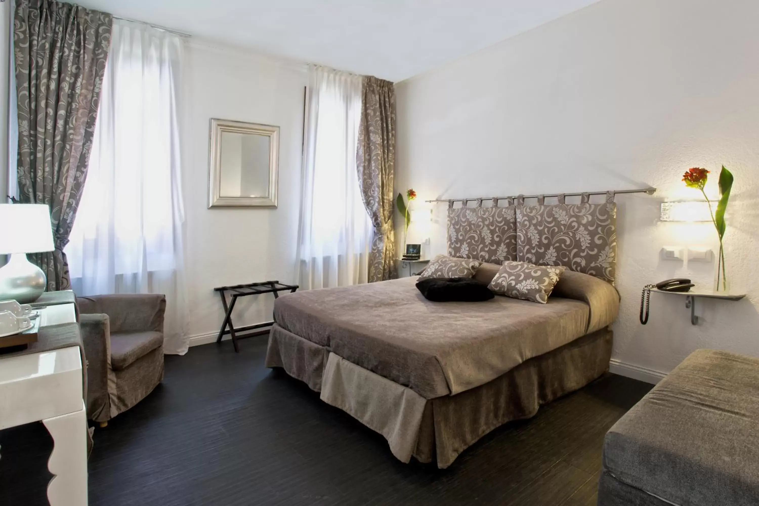 Bedroom, Bed in Albergo Marin