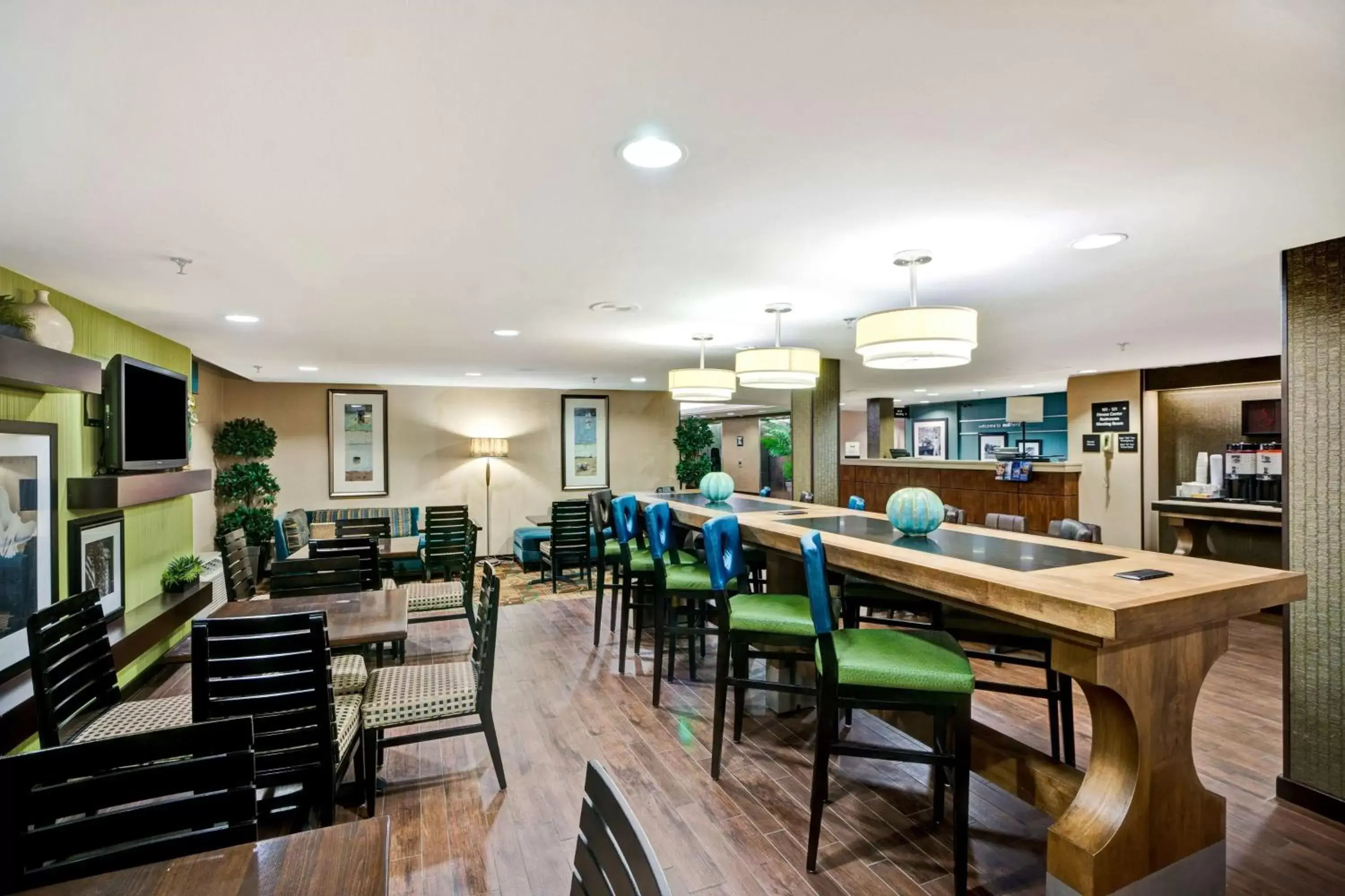 Lobby or reception, Restaurant/Places to Eat in Hampton Inn by Hilton Milford
