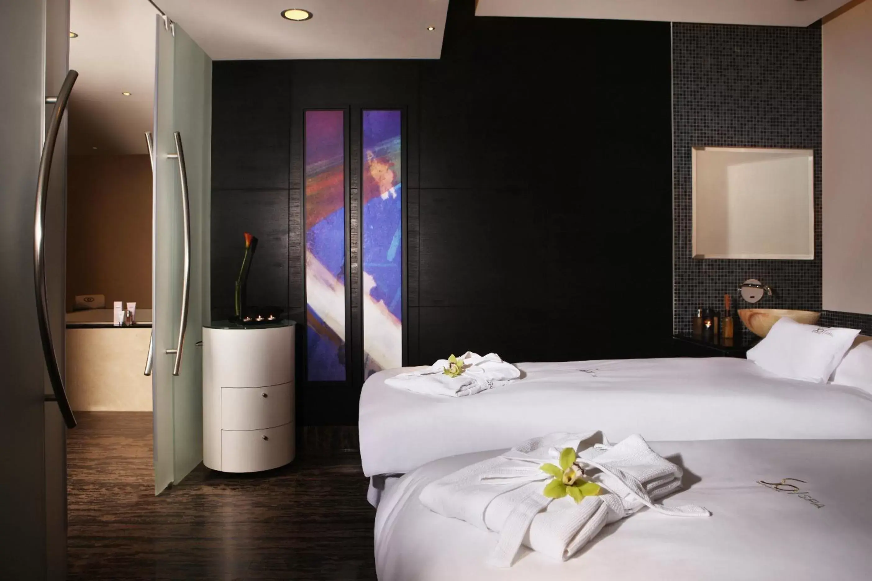 Spa and wellness centre/facilities, Bathroom in Sofitel Abu Dhabi Corniche