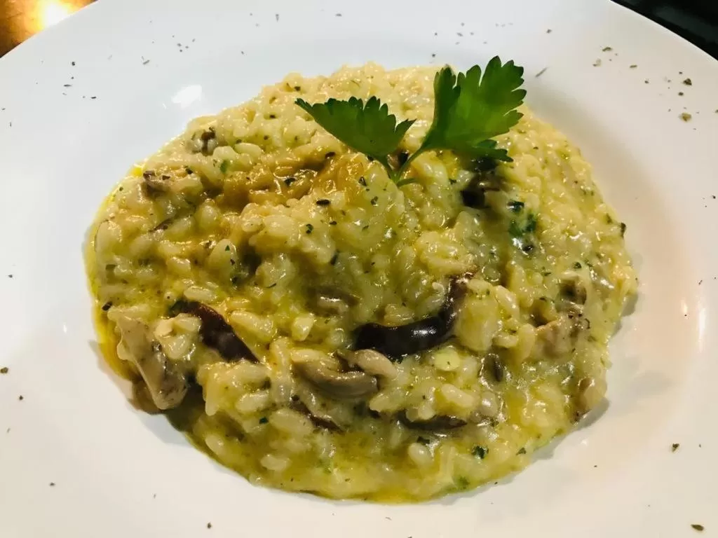 A Mi Manera Pousada , cerveja própria e Bistrô !