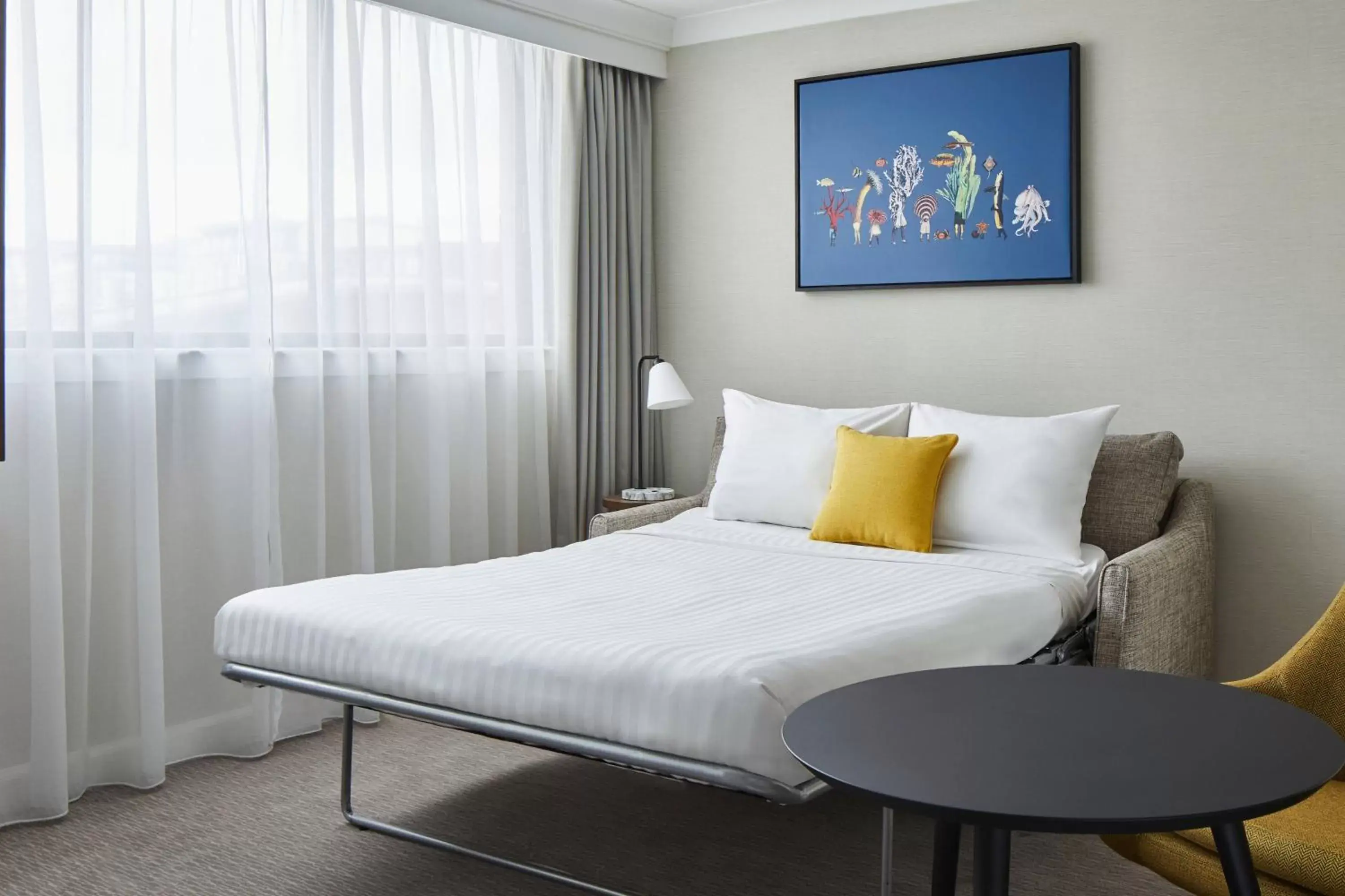 Bedroom, Bed in Cardiff Marriott Hotel