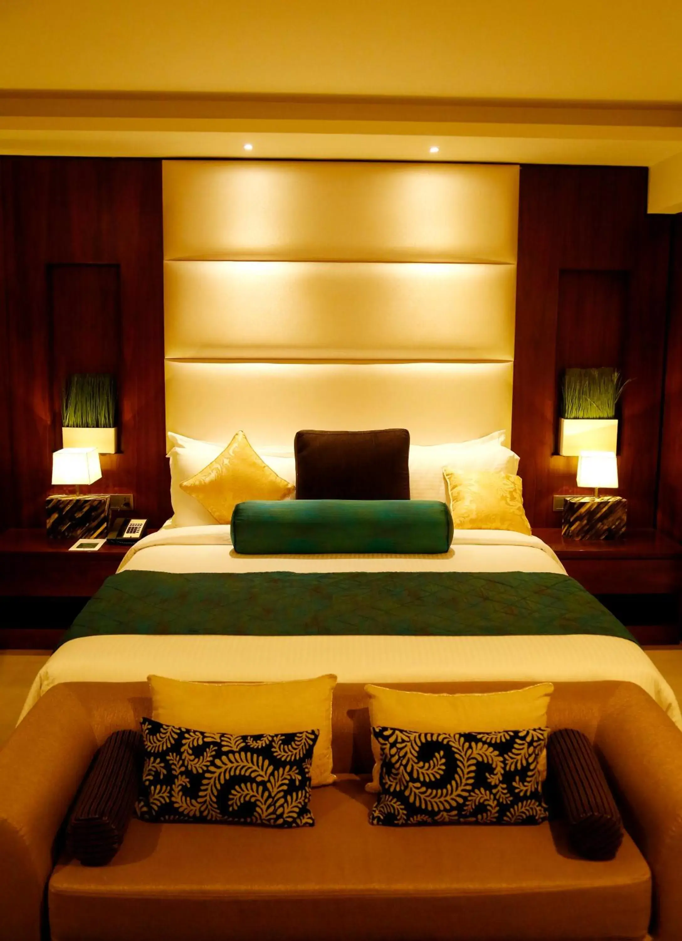 Bed in The Raviz Calicut