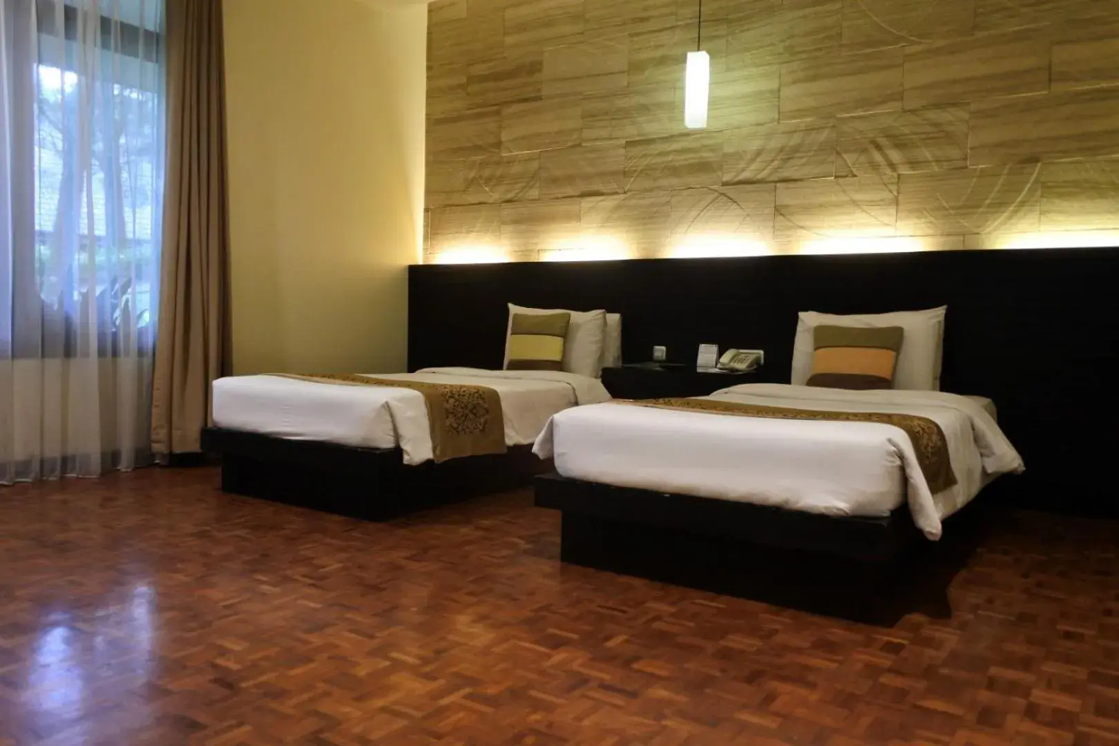 Grand Deluxe Twin Room in Puteri Gunung Hotel