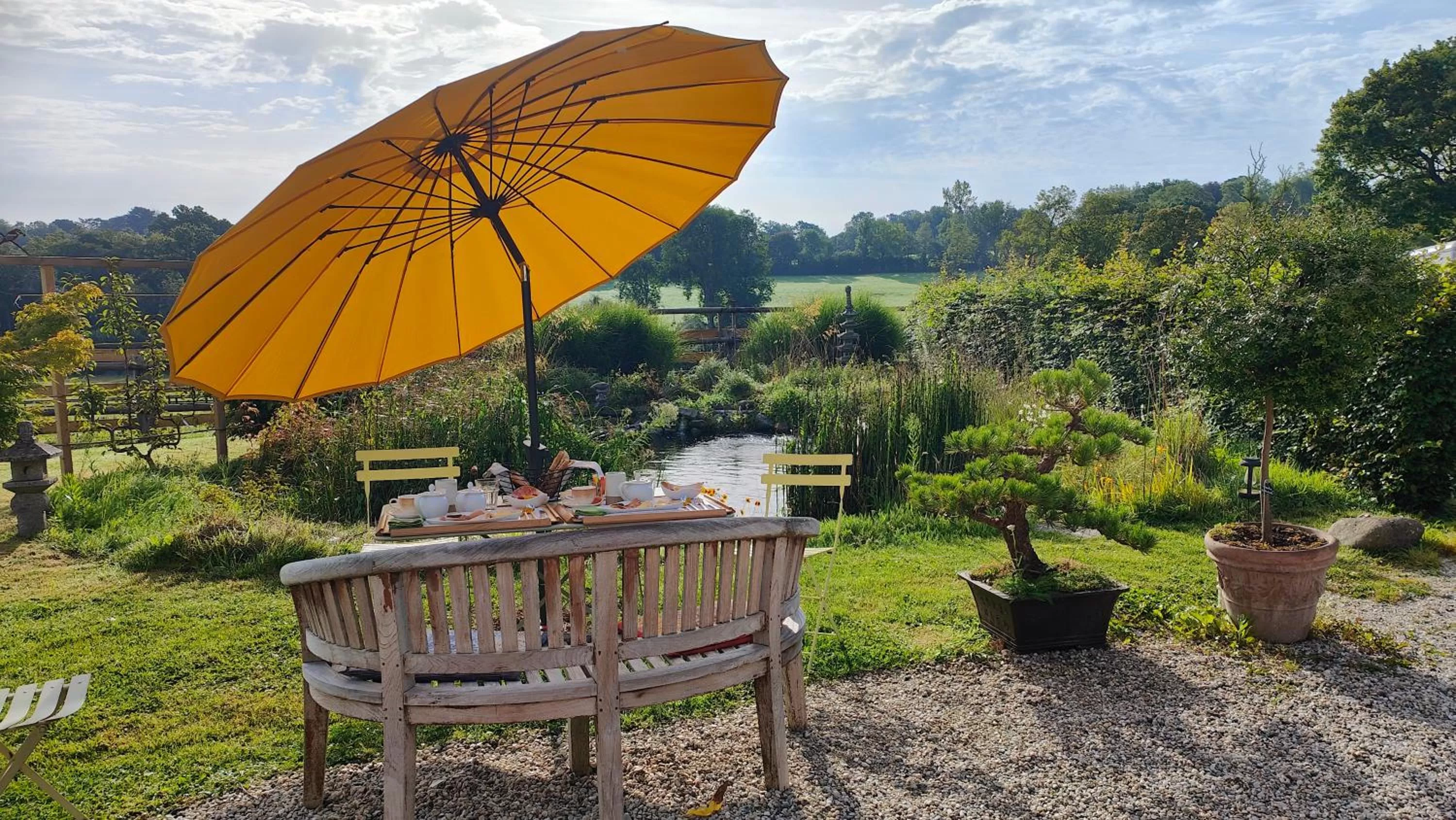 Breakfast in L'Herbe aux Vaches
