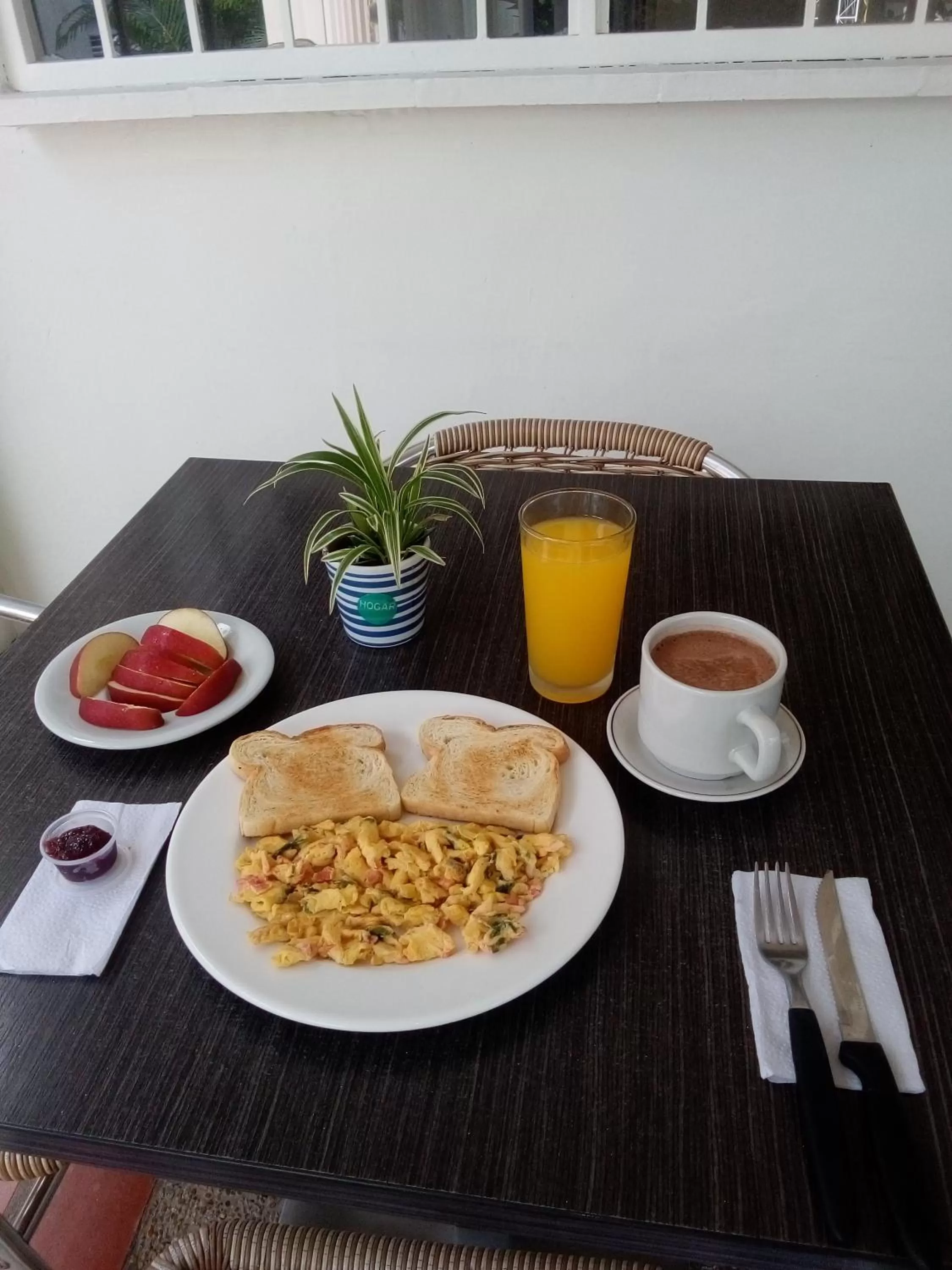 Breakfast in HOTEL MACEO MELGAR