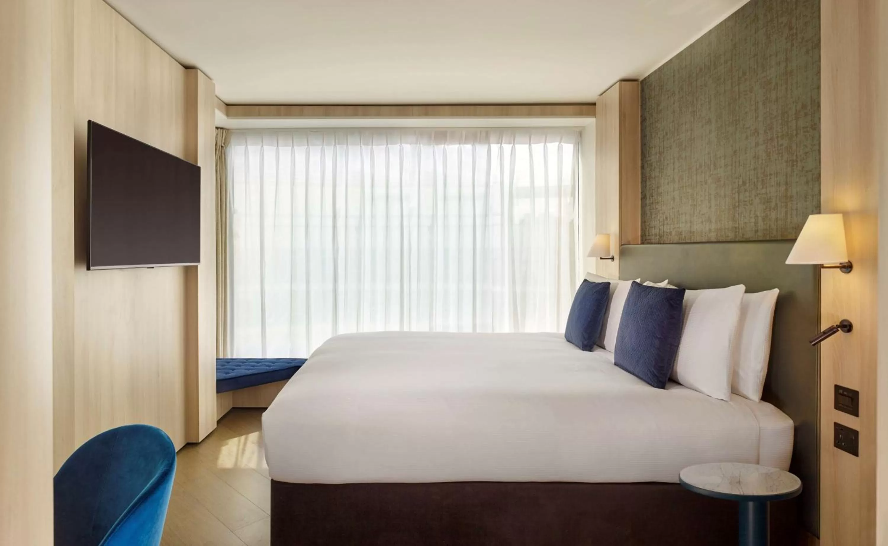 Bedroom, Bed in The Westminster London, Curio Collection by Hilton